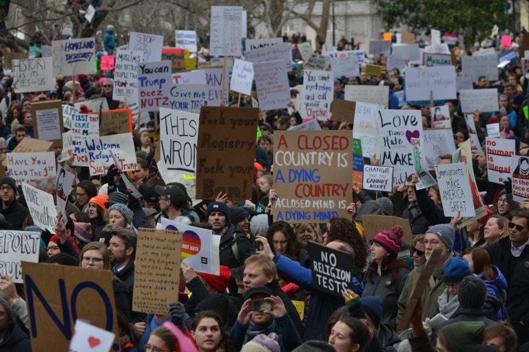 Trump’s Order Targeting 7 Muslim Countries Sparks Chaos and Confusion