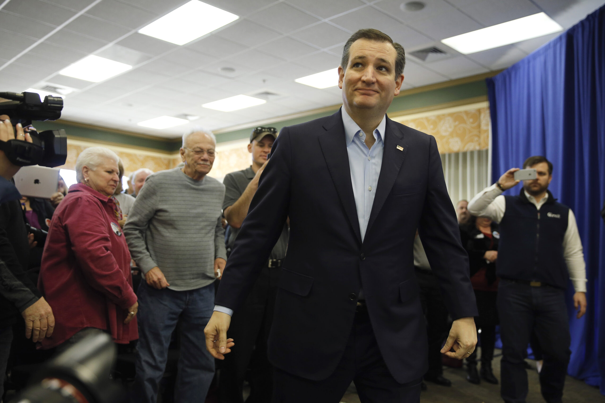 Cruz challenges Trump’s ‘make America great again’ slogan