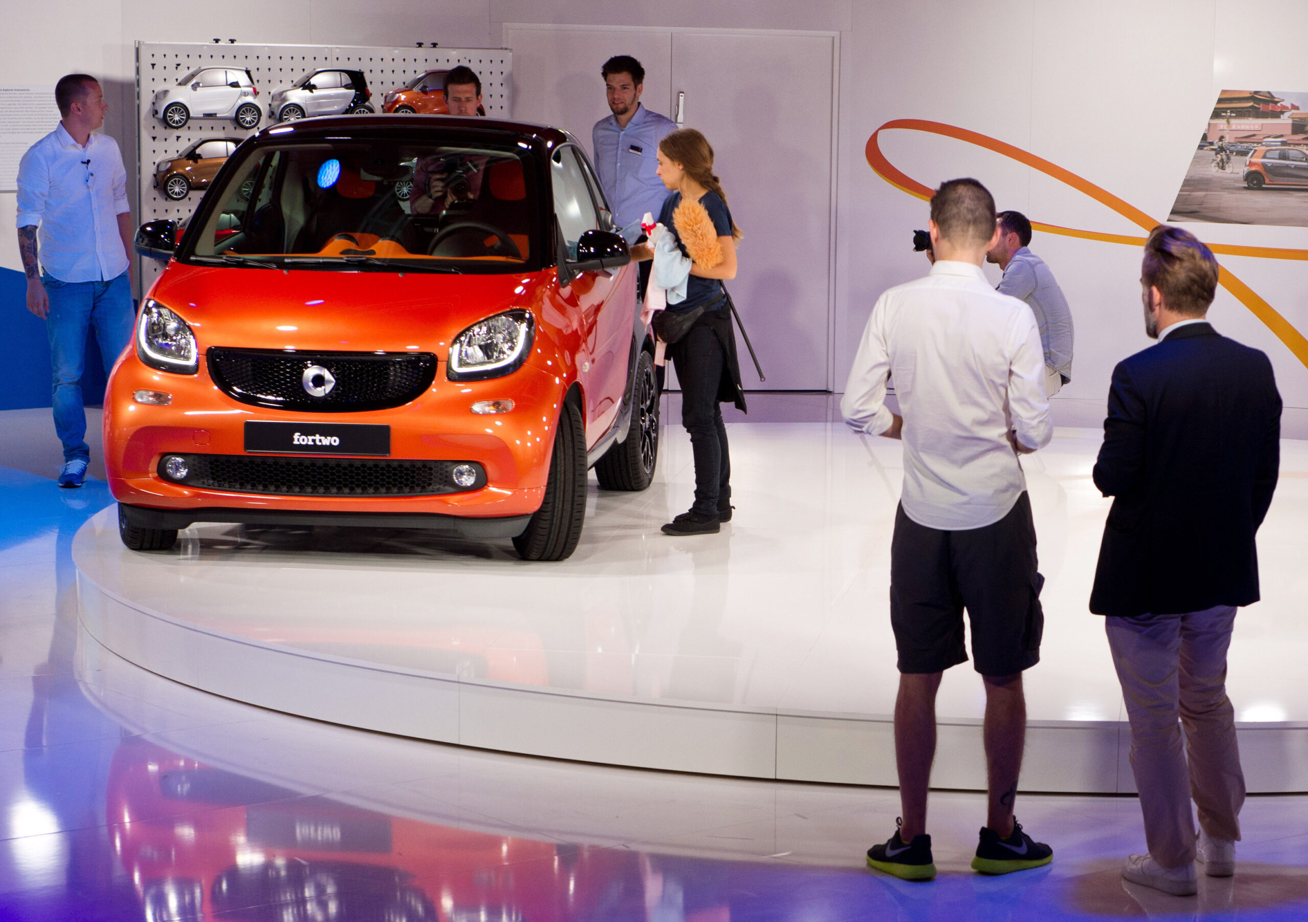 Daimler launches new version of tiny Smart car
