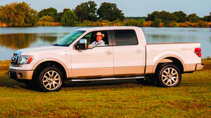 Auction of Bush’s pickup delivers $300,000 to Fisher House