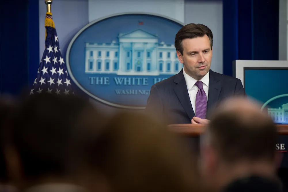 WH: Intel officials will decide which candidates see classified info