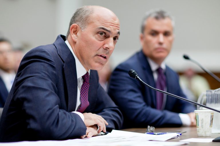 ÃÂ Jonathan Silver, executive director of the Department of Energy Loans Programs Office, left, and Jeffrey Zients, deputy director of the Office of Management and Budget, testify during a House Energy and Commerce Committee hearing on Solyndra in September 2011. (Photo Andrew Harrer/Bloomberg.)