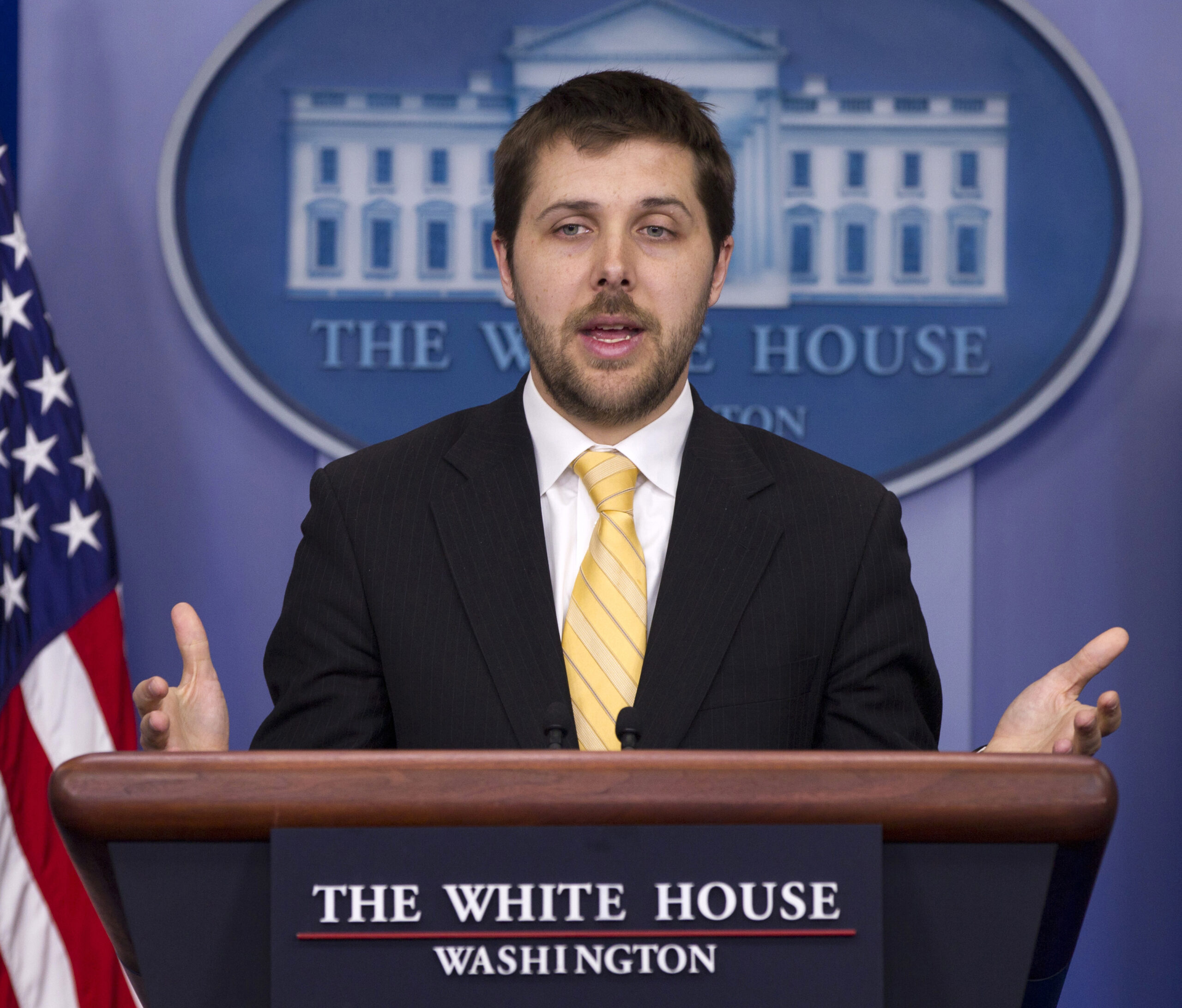 Obama adviser to GOP: Cut a deal to avoid an unwinnable government shutdown
