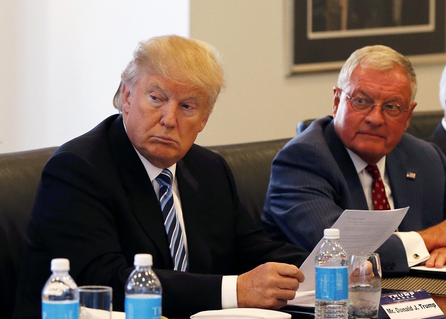 Trump says four people, including Kellogg, are in contention to replace Flynn