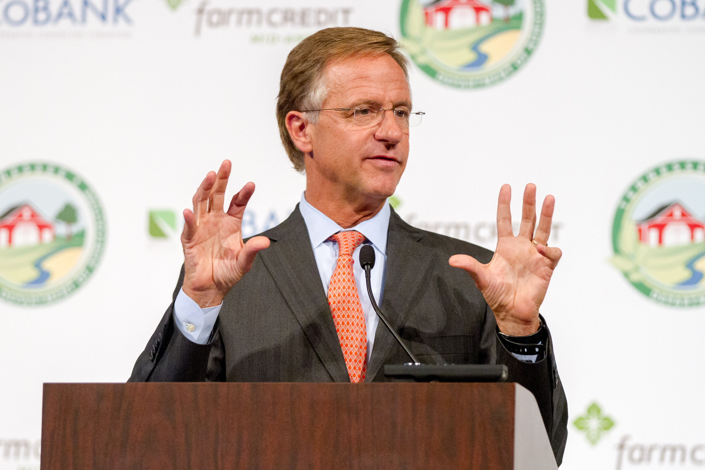 Haslam adviser listed as campaign consultant