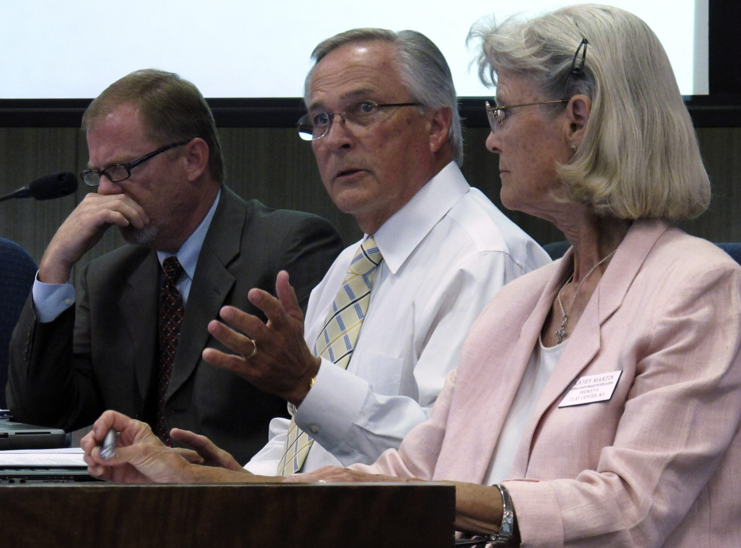 Kan. official wants evolution concerns considered