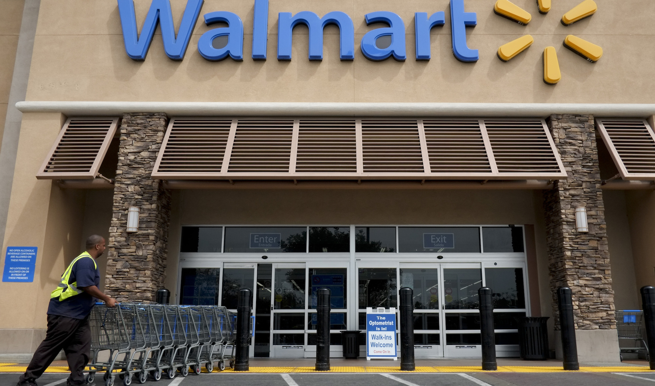 Walmart wage increase benefits young workers the most