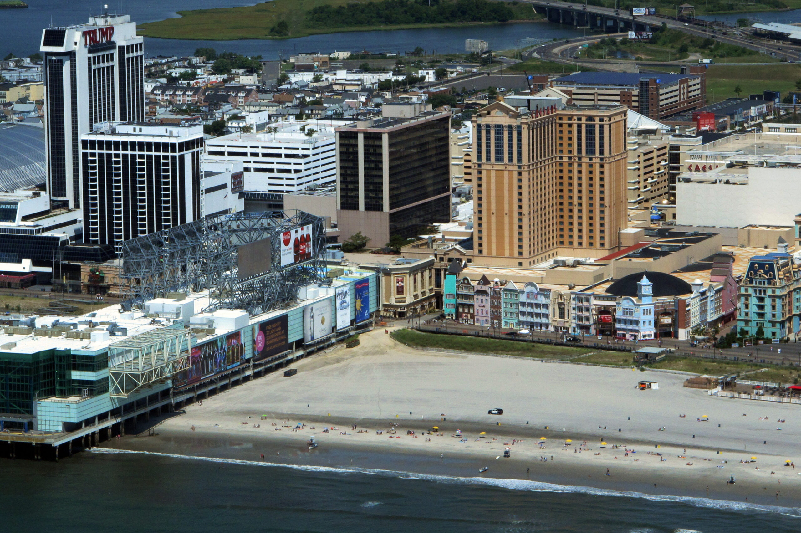 Atlantic City losing 2 casinos, 5K jobs in 3 days