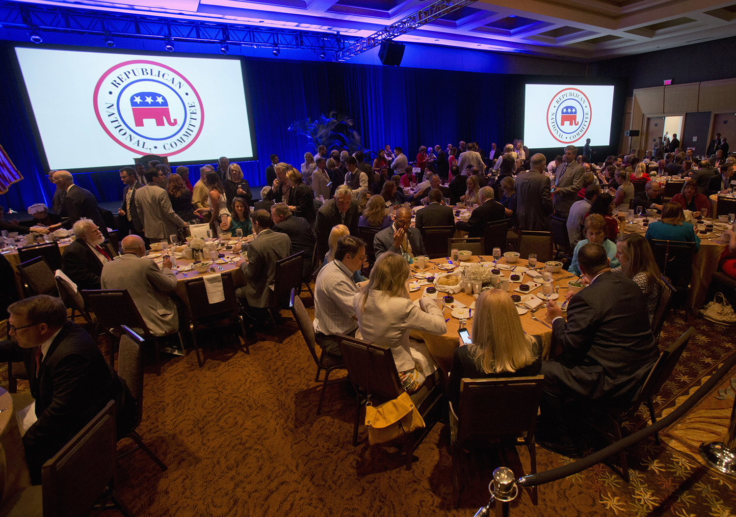 RNC balks at rules changes, avoids fight before Cleveland