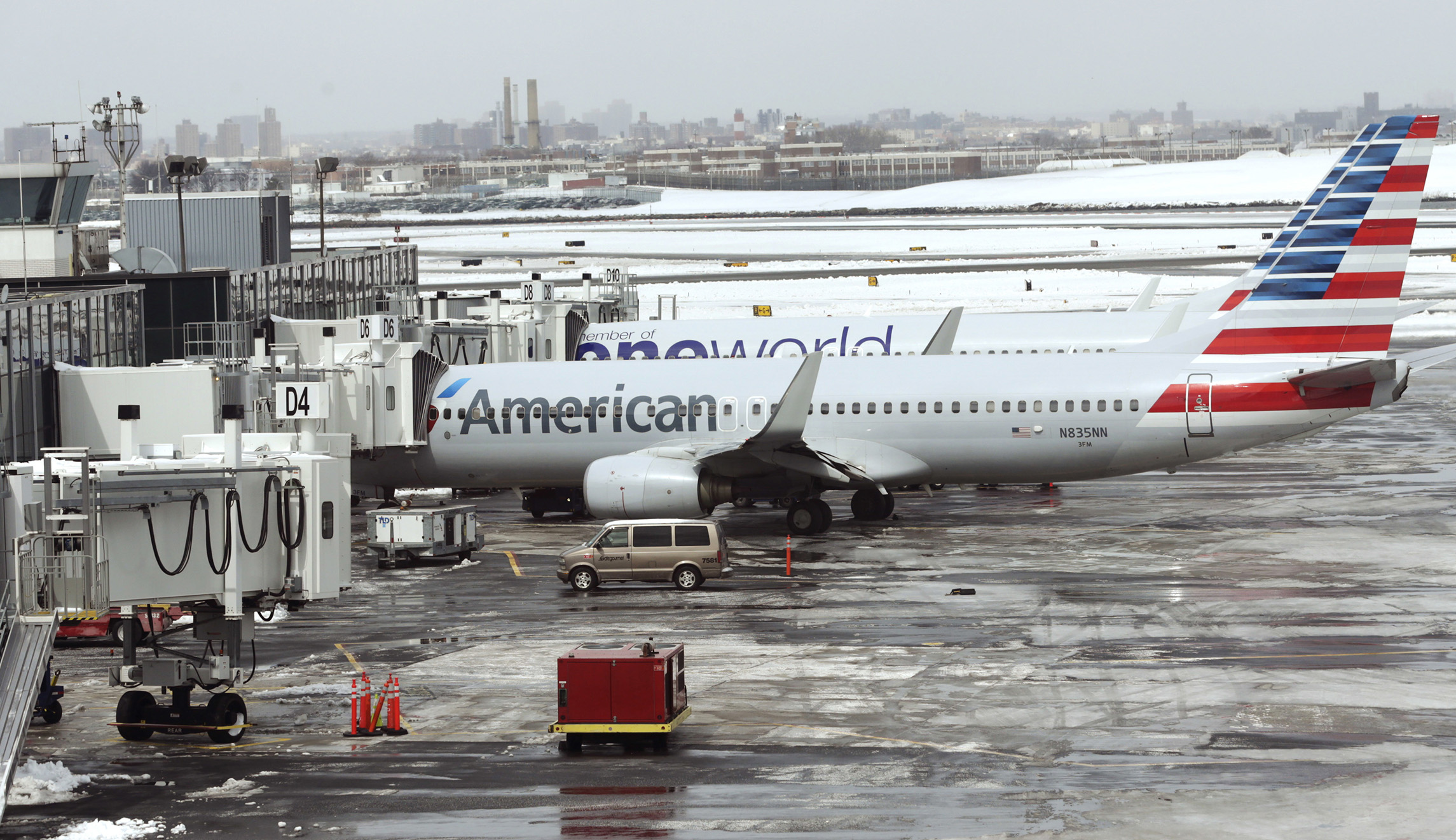 NAACP issues travel warning for American Airlines travelers amid discrimination reports