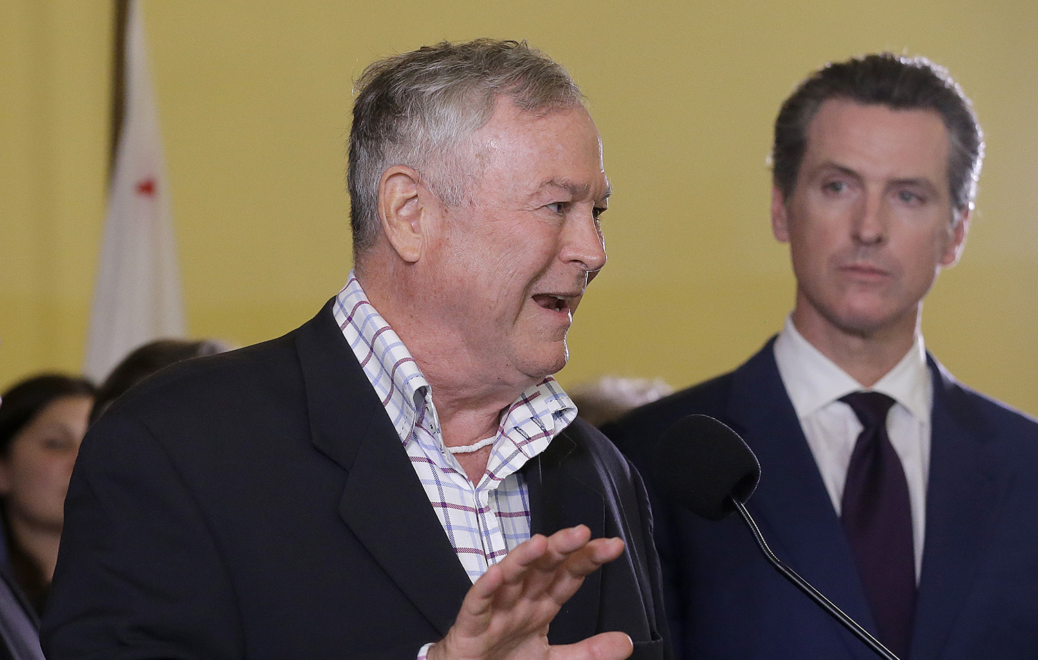 Rep. Dana Rohrabacher meets with WikiLeaks founder Julian Assange: Report
