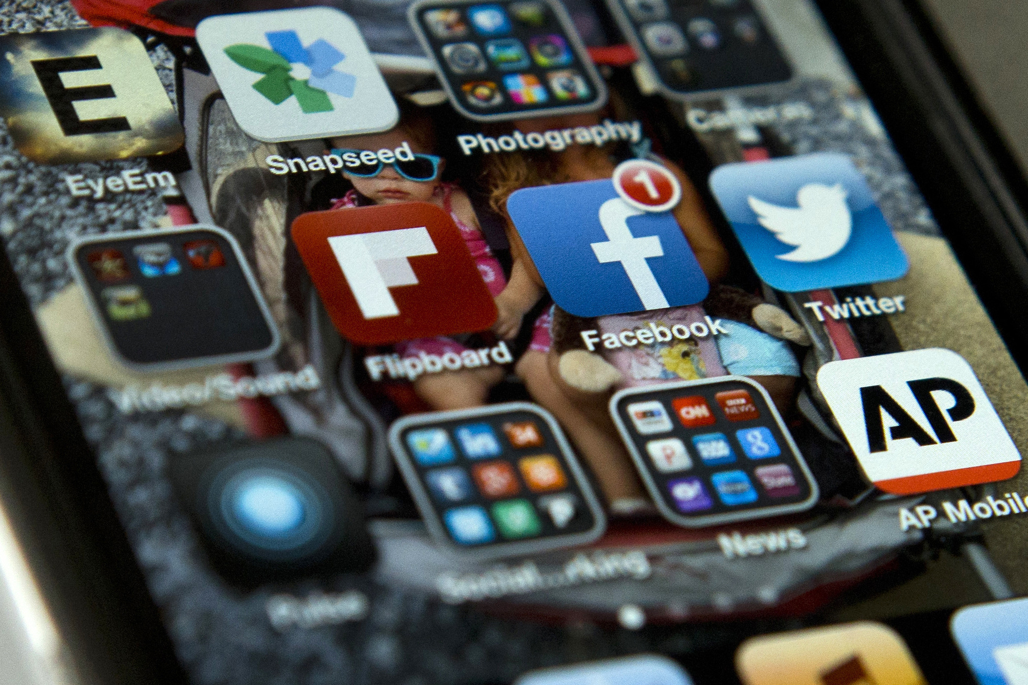 Study: Social media users shy away from opinions