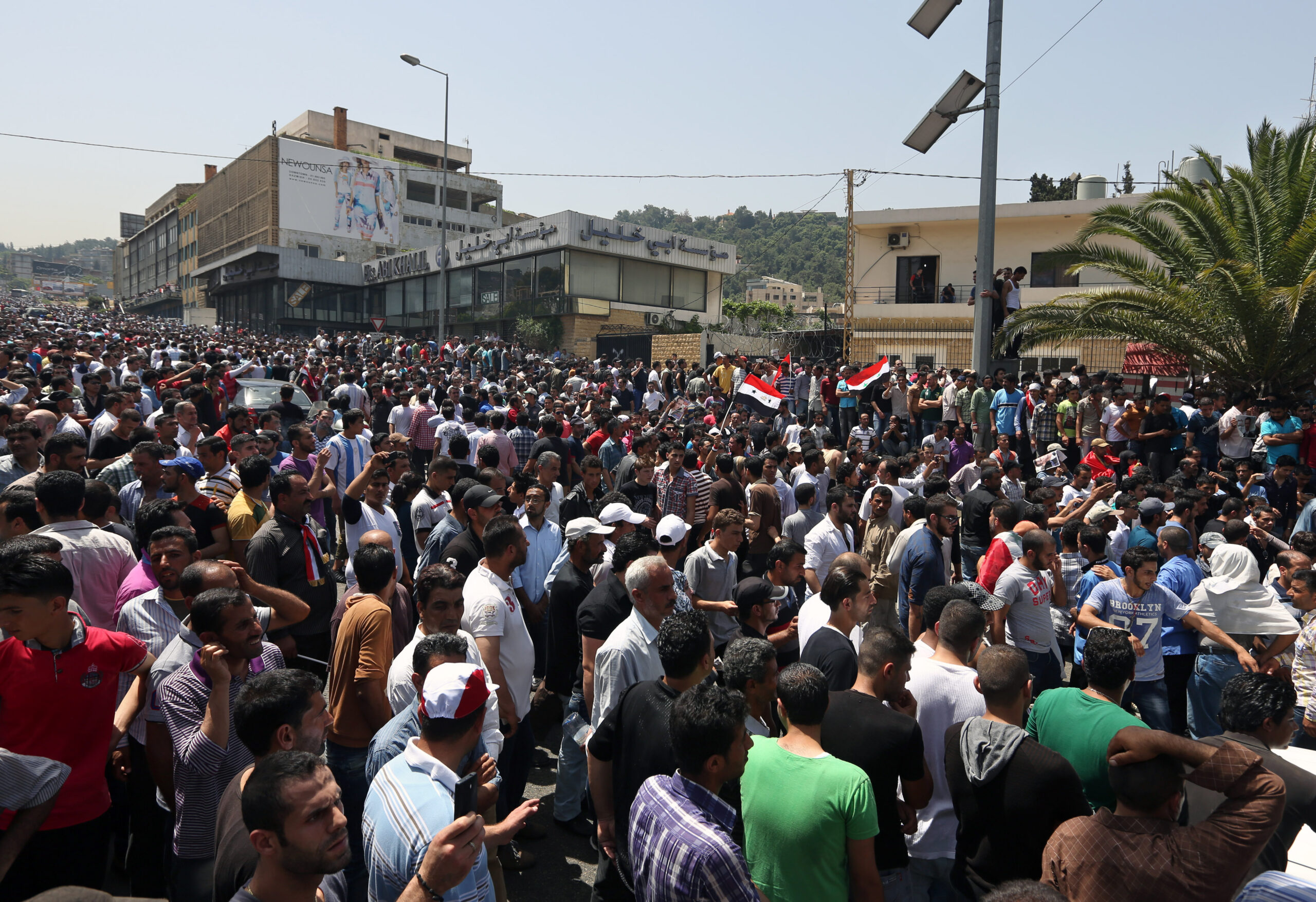 Syrians in Lebanon vote for president for 2nd day