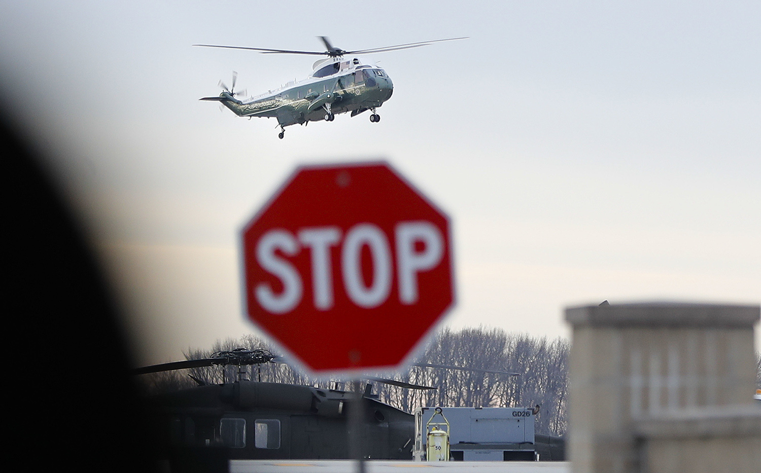 Father of Navy SEAL killed in Yemen raid refused to meet with Trump