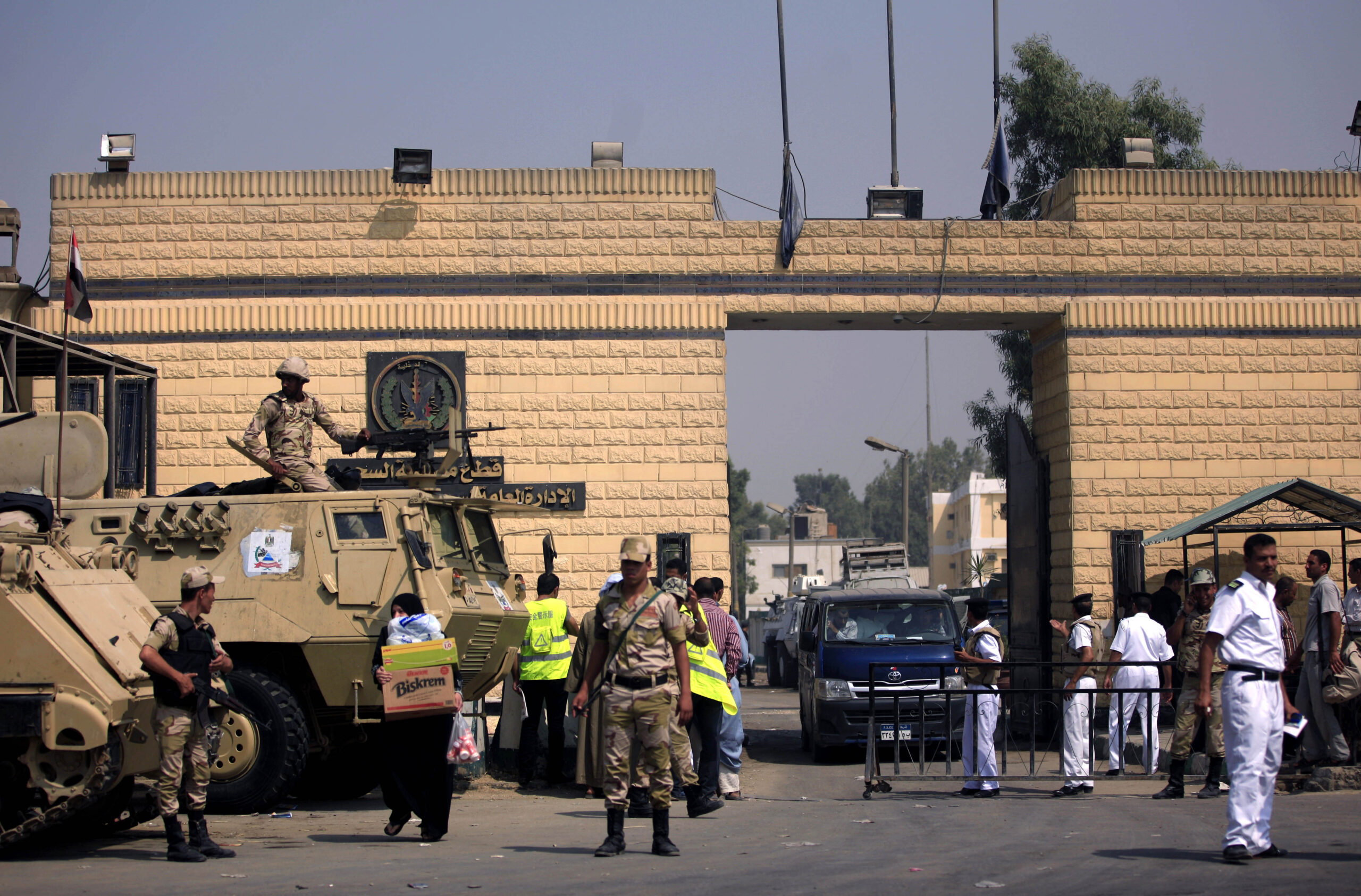 US divided over how to respond to Mideast violence