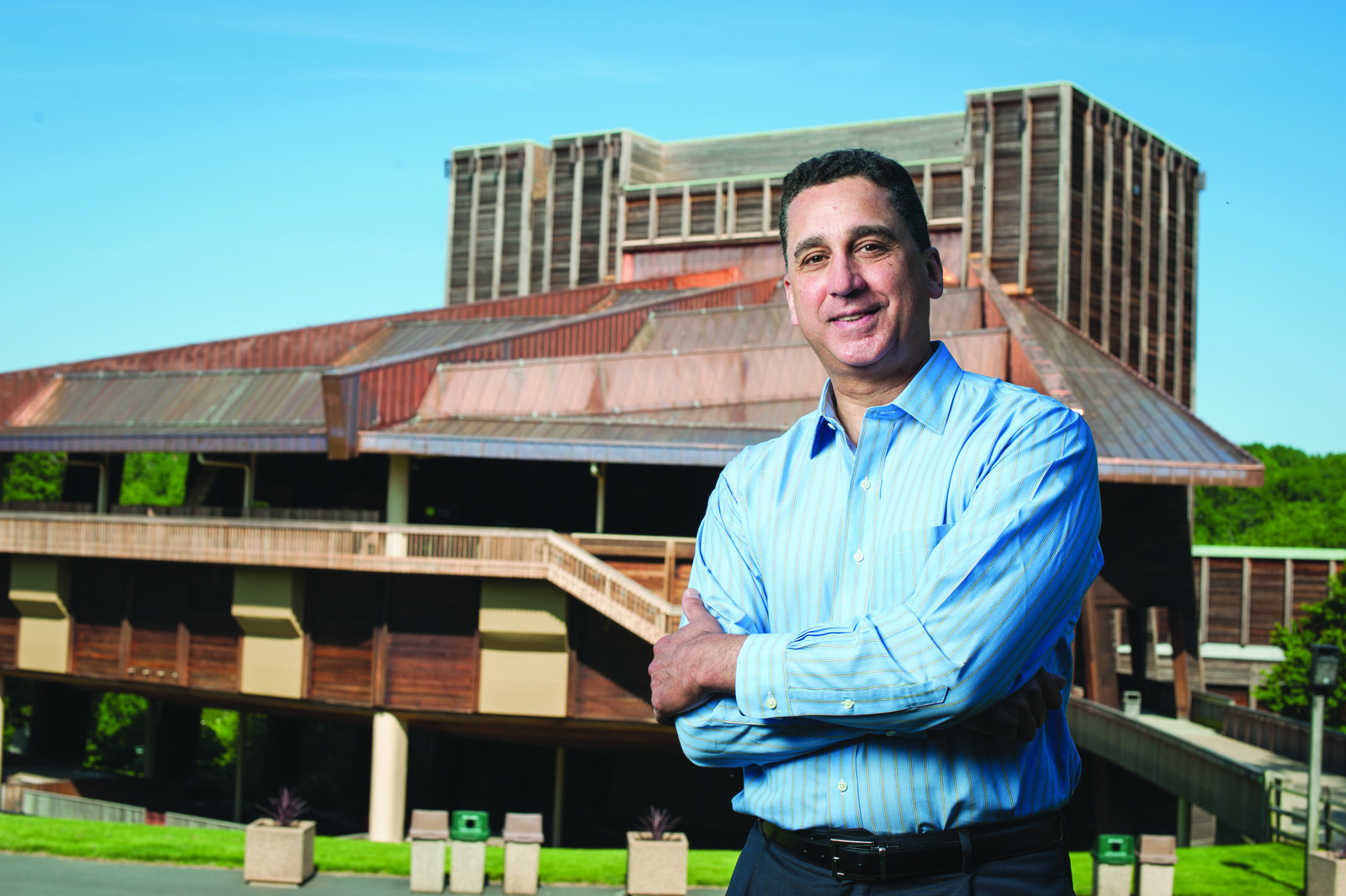 Emil de Cou conducts and hosts the NSO@Wolf Trap