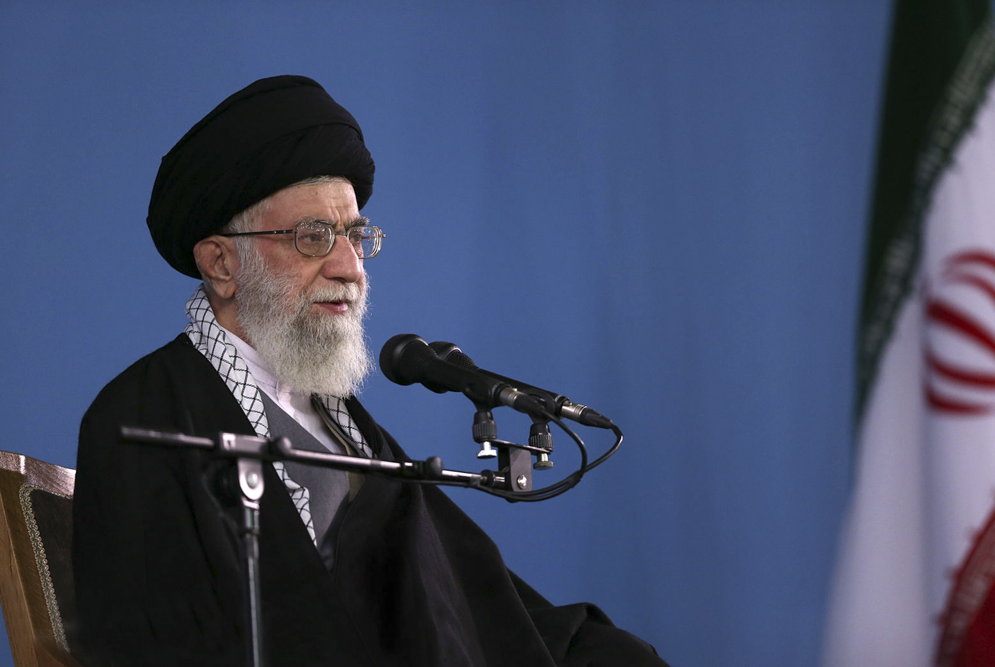 Senators defy threatened Obama veto on Iran sanctions