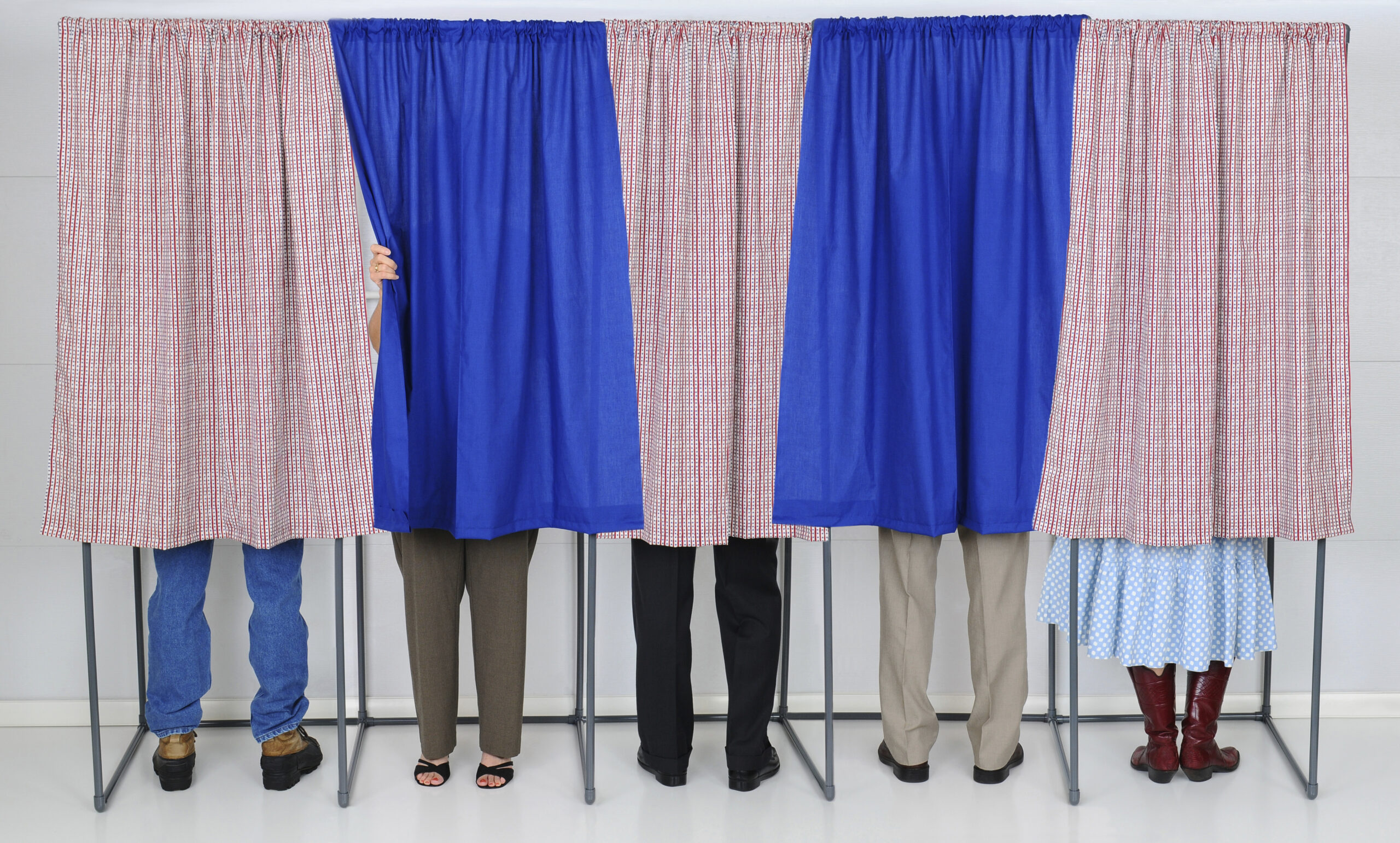 Here’s who makes up the Democratic and Republican Parties in one chart