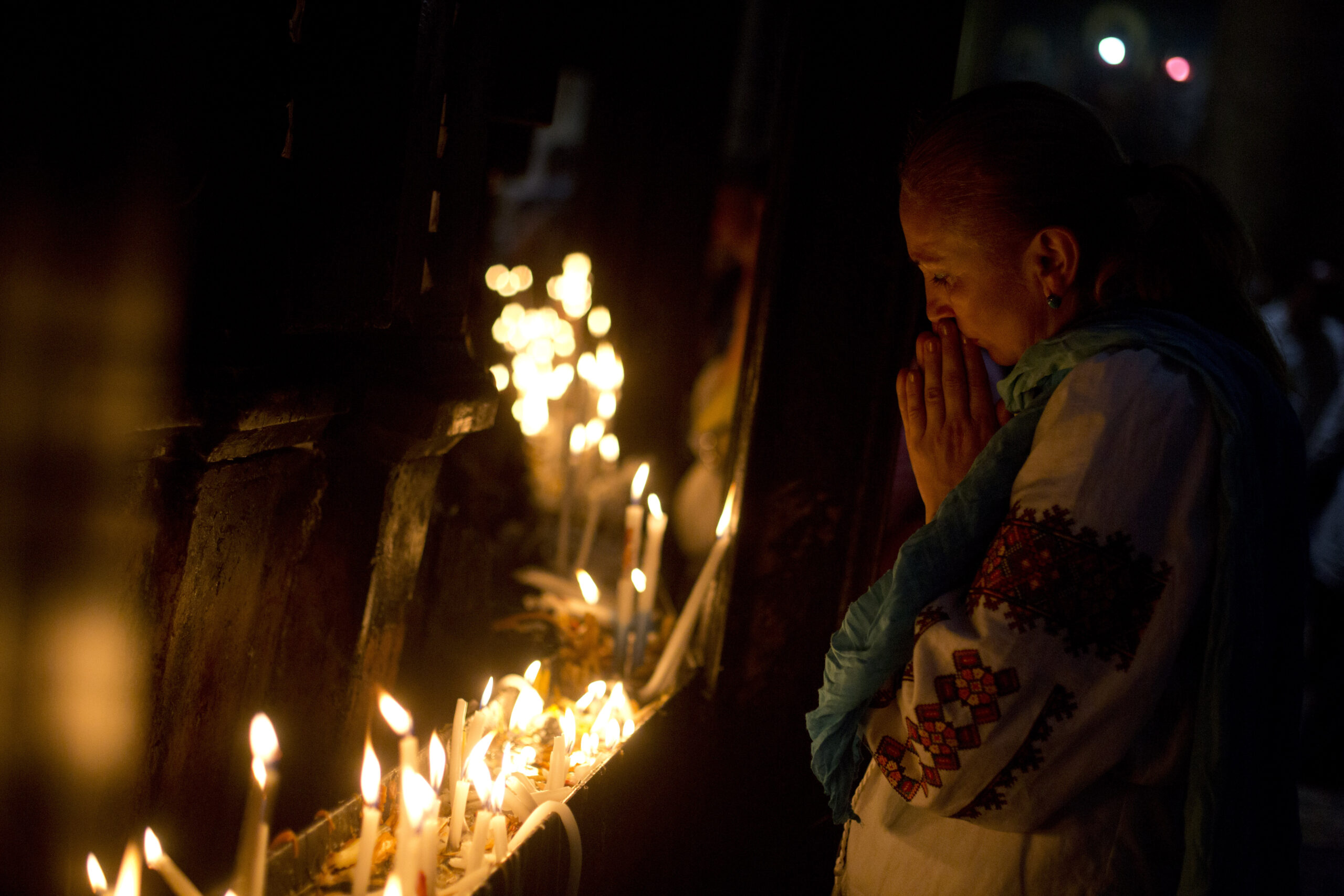Thousands celebrate Easter in Holy Land