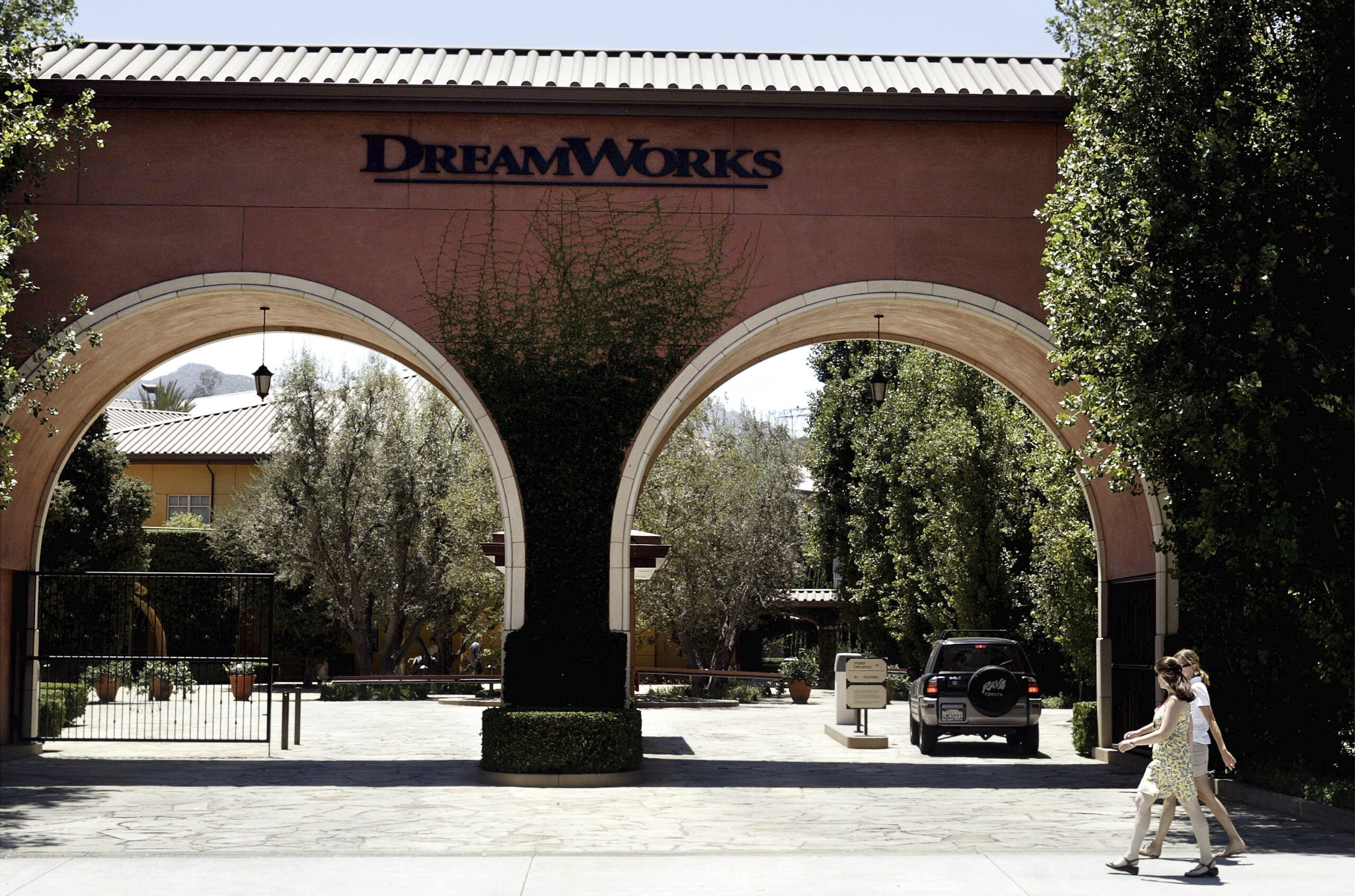 Obama to visit DreamWorks Animation for a speech about the economy