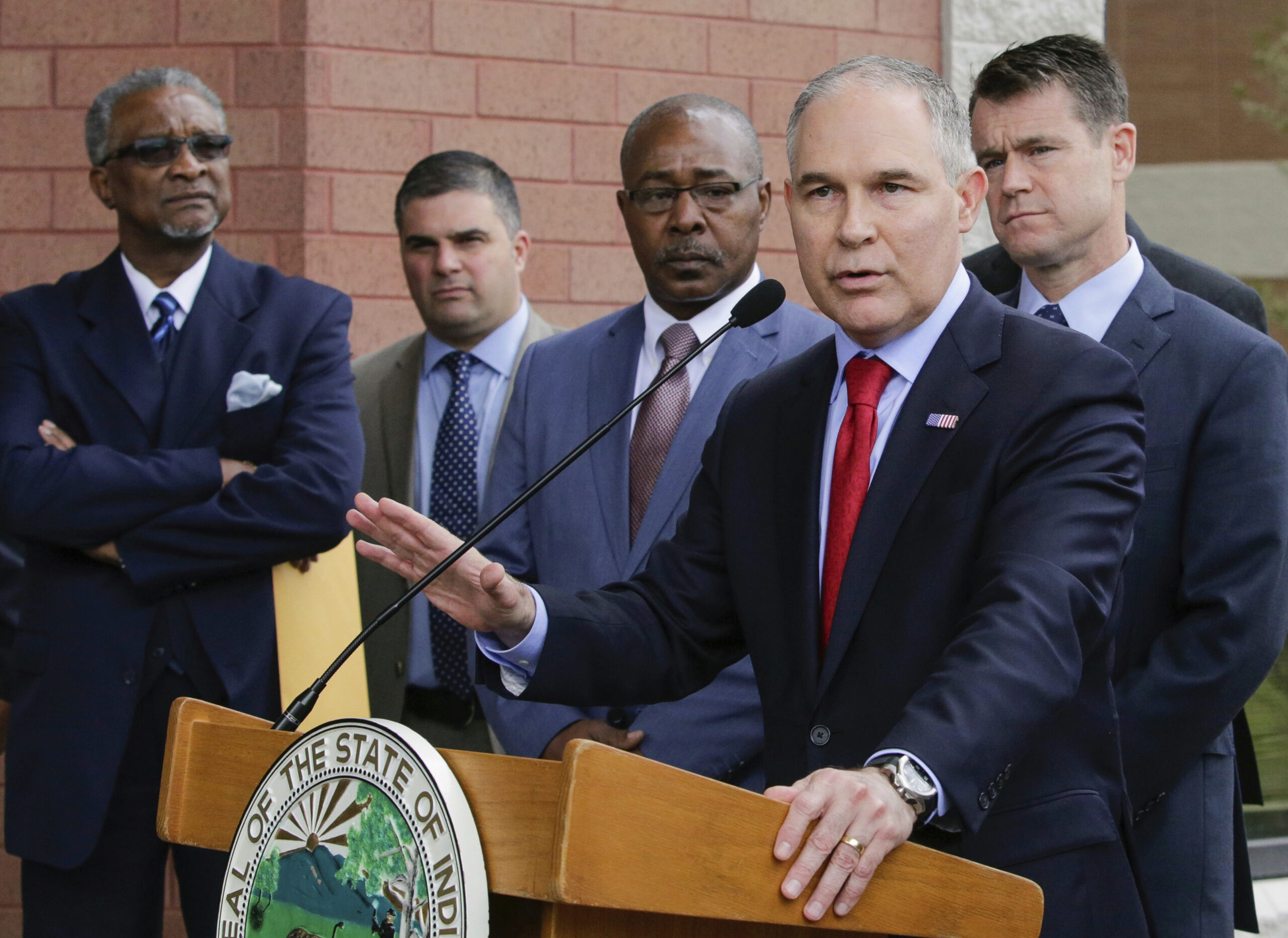 Scott Pruitt cleared of environmental group’s ‘climate denier’ charges