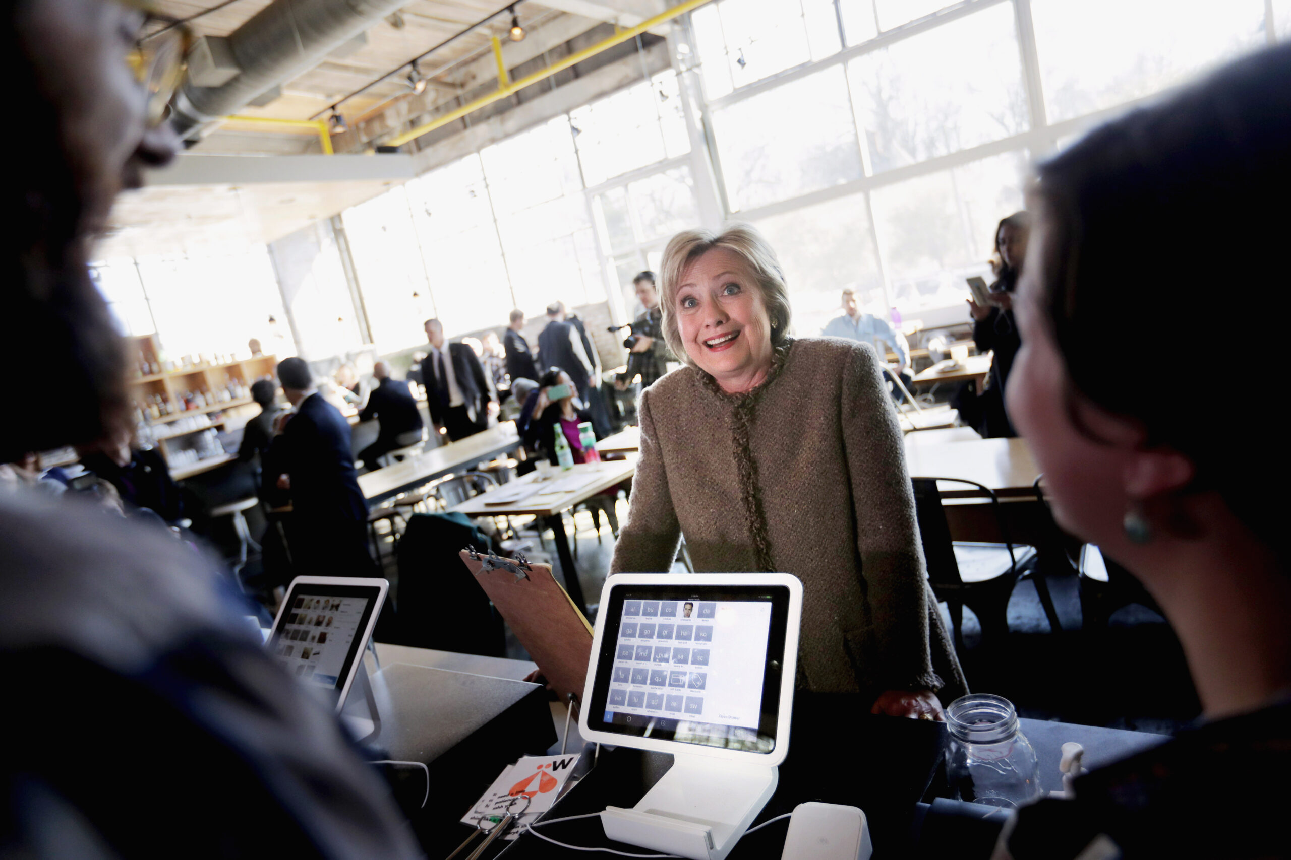 State Dept. releases 800 new Clinton emails