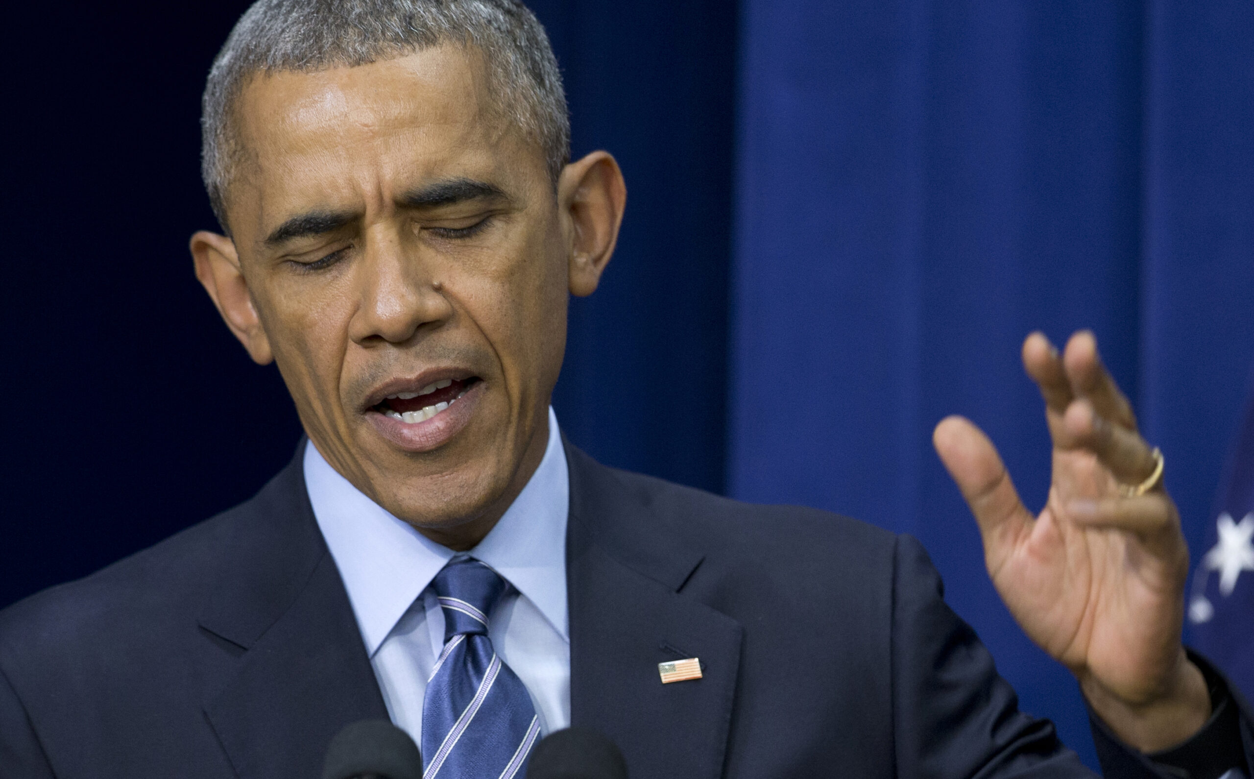Obama’s latest defense of Clinton has lawyers cringing