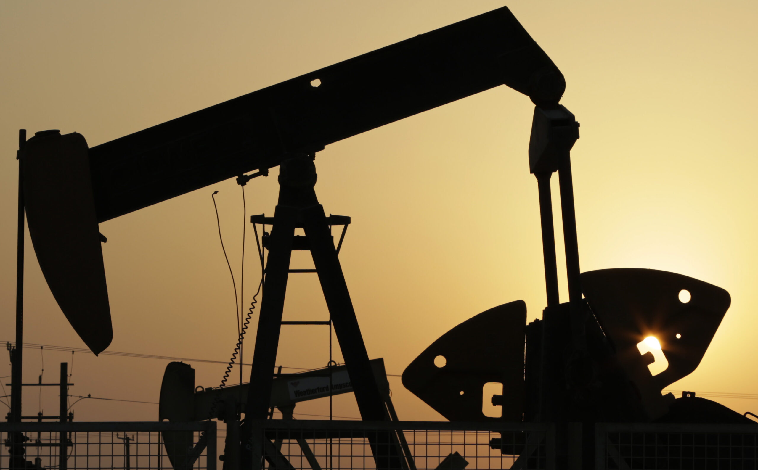 U.S. oil output and prices to soar