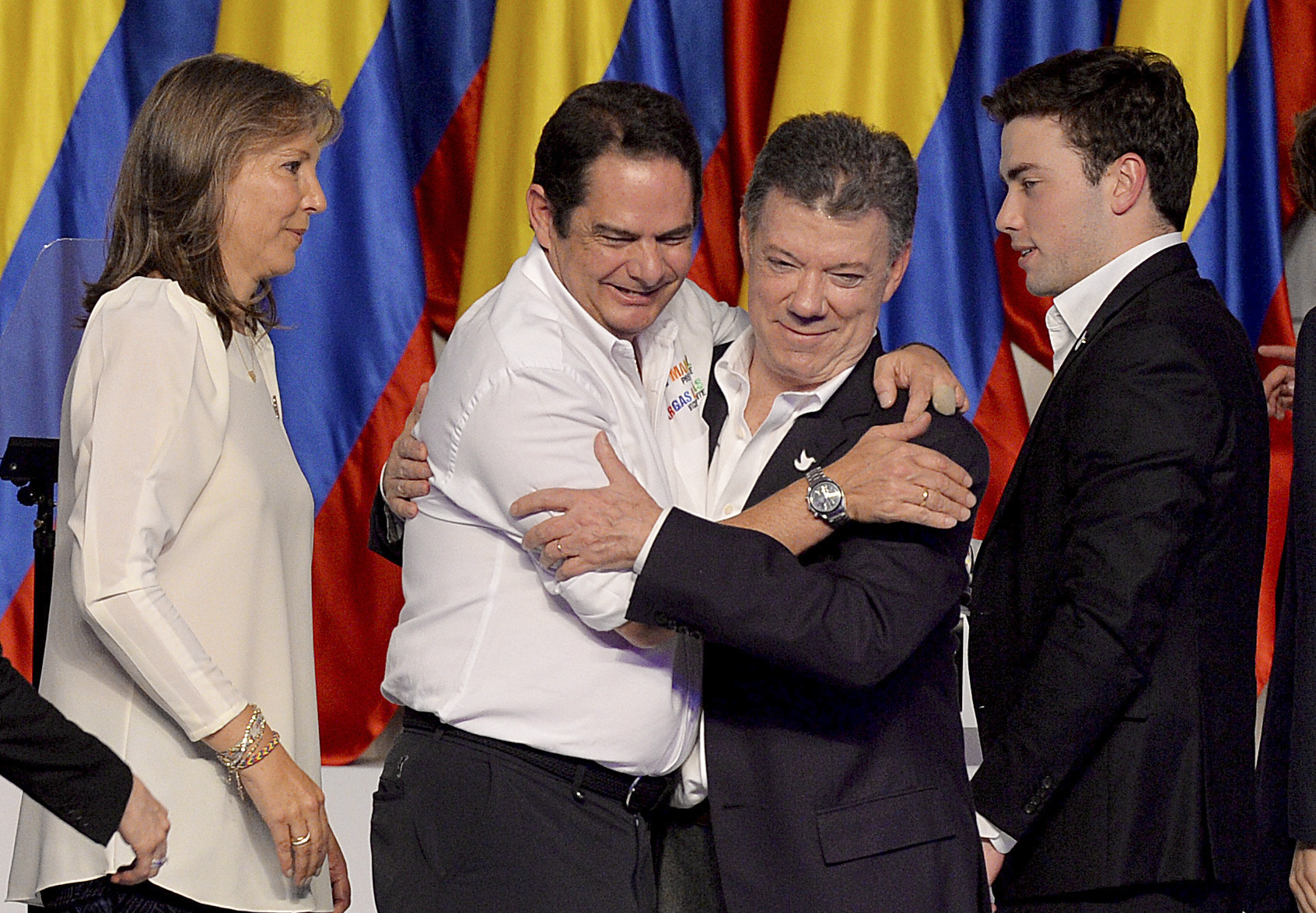 Pressure on Santos to reach peace for Colombia