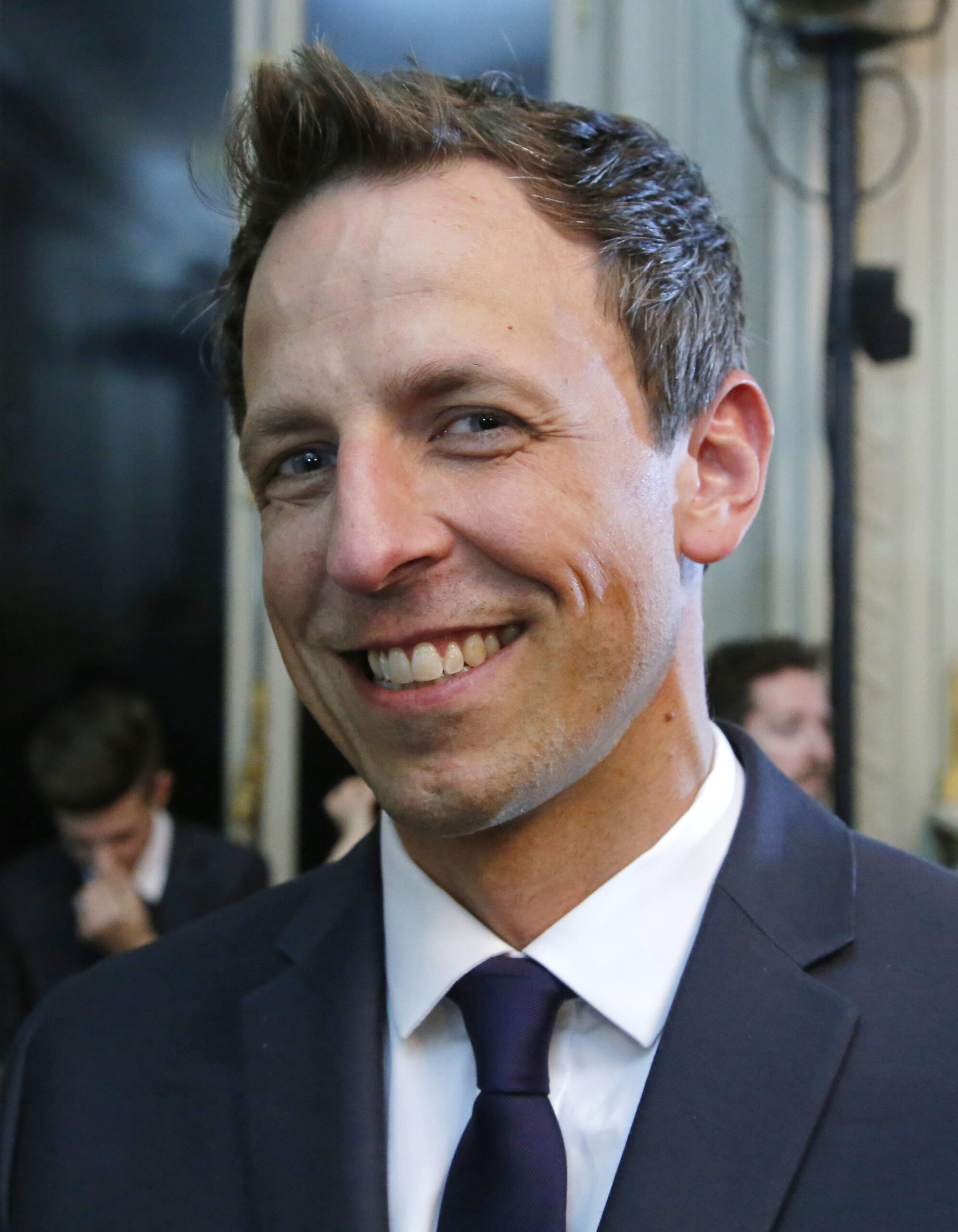 Seth Meyers starts Paris fashion week with giggles