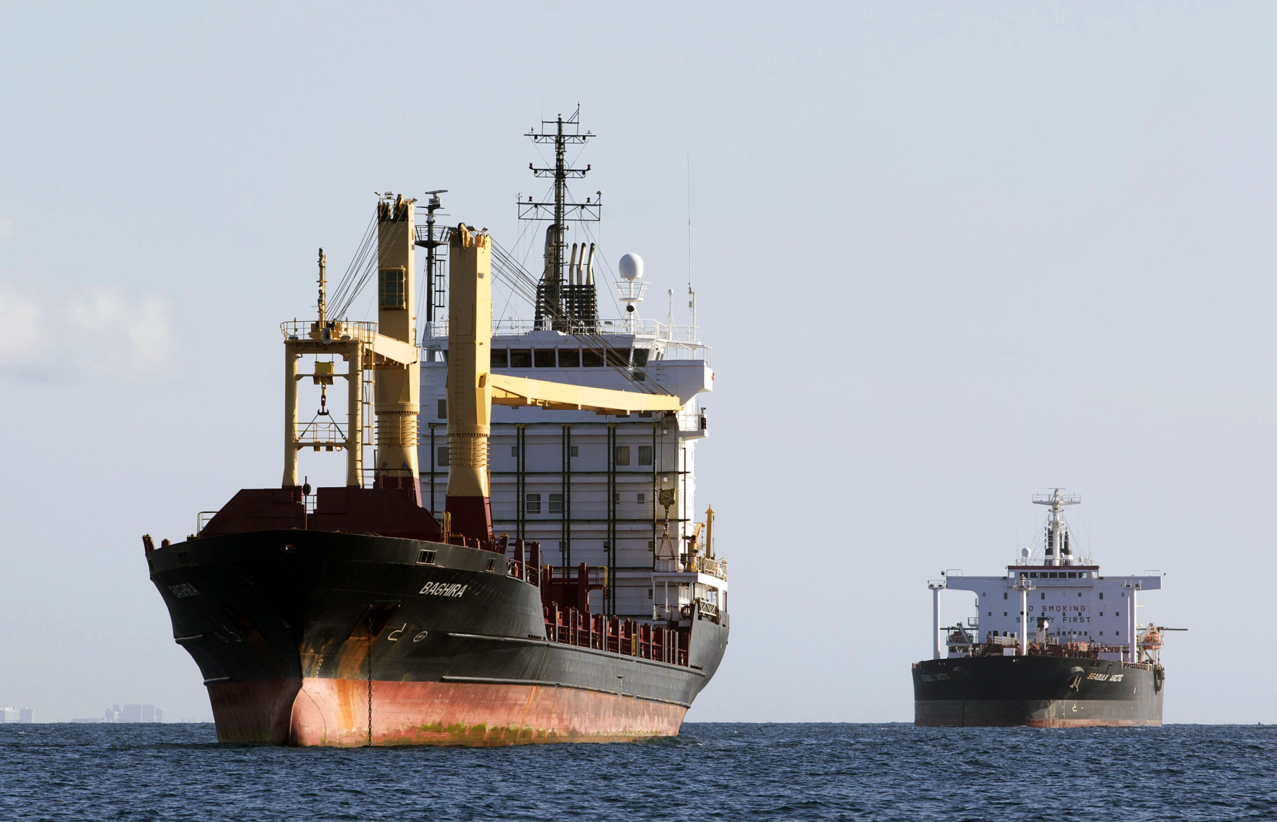 US trade gap narrows to lowest level in 5 months