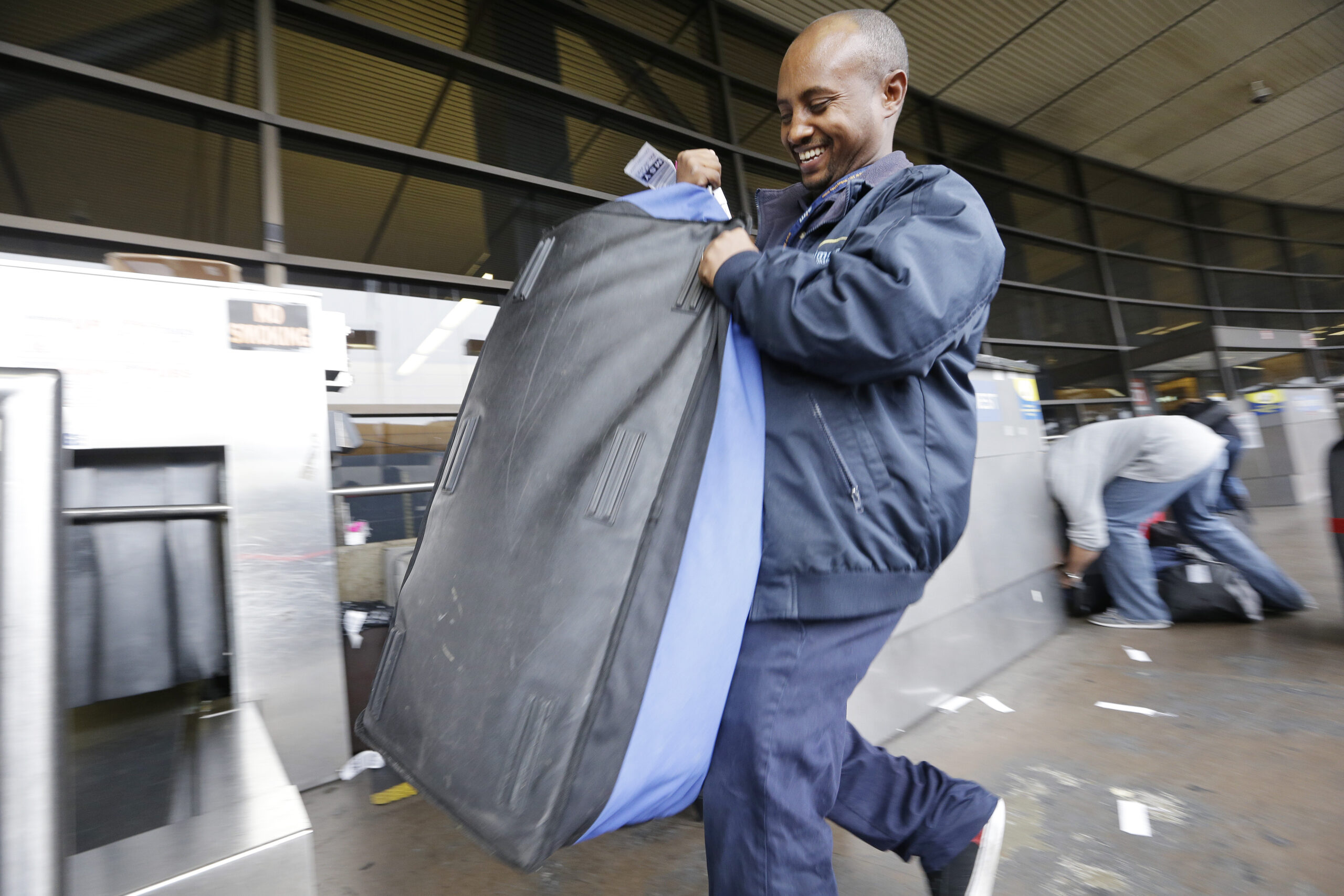 Washington wage initiative appears poised for victory