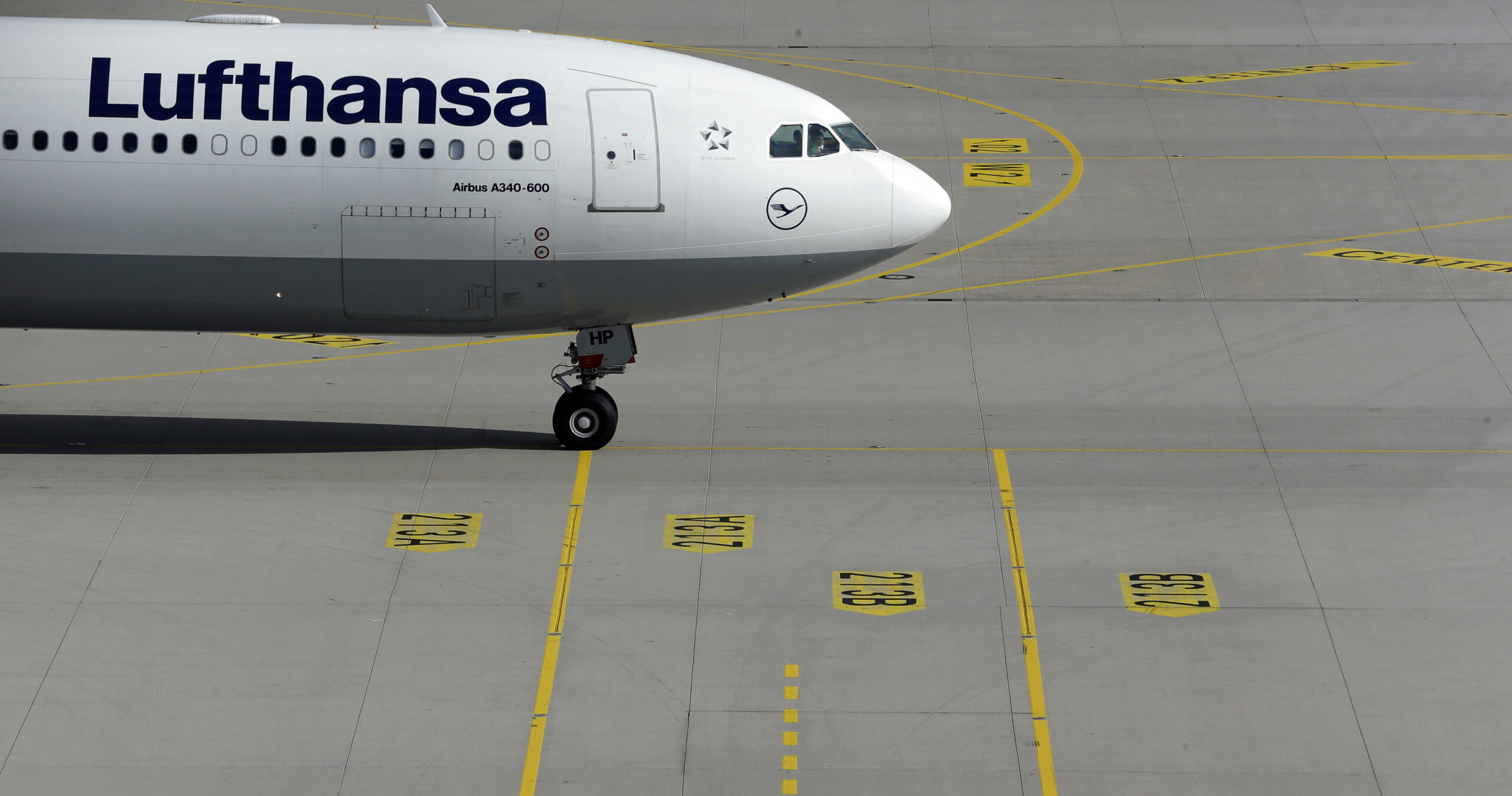Court rejects Lufthansa bid to block strike