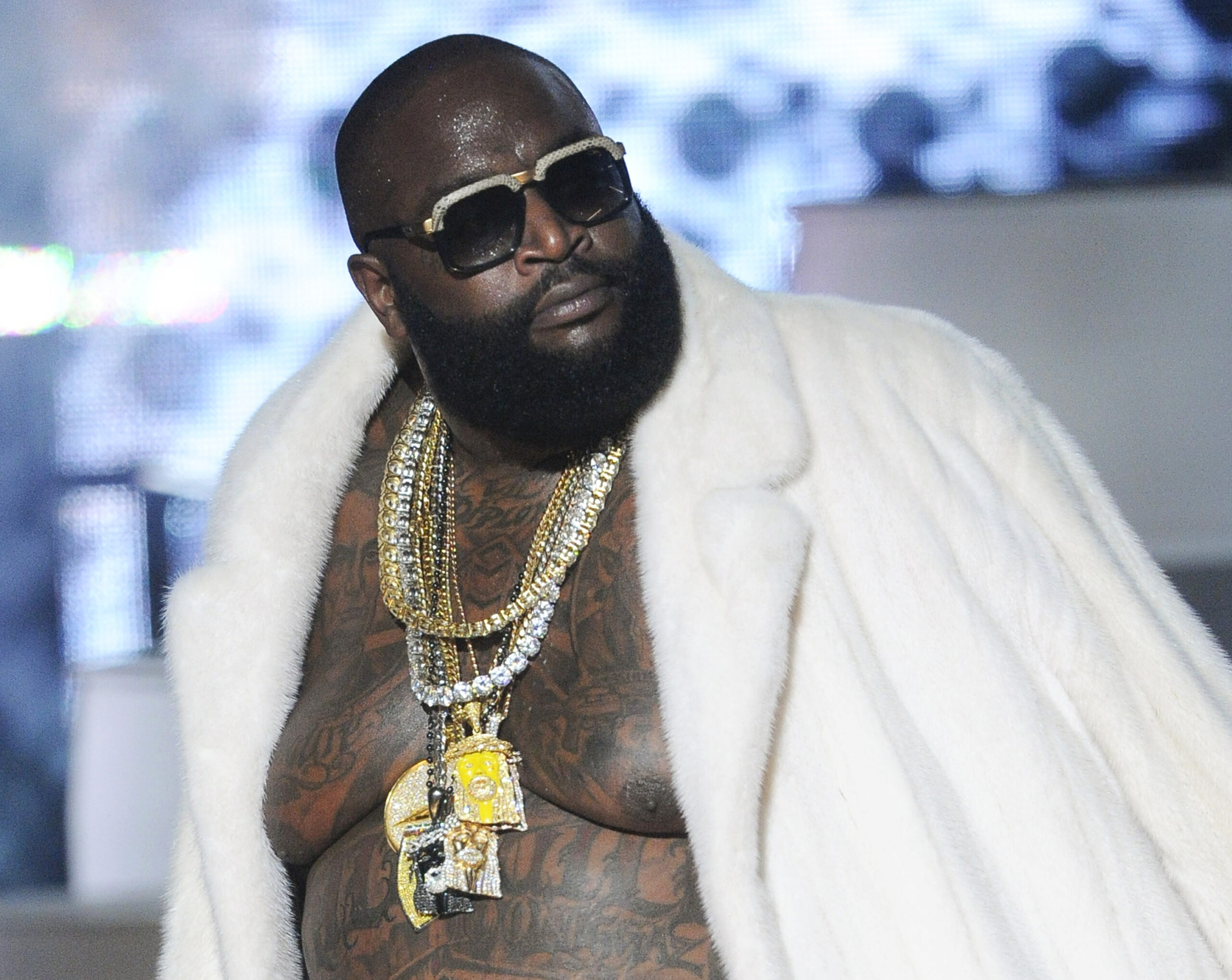 Ross apologizes for lyrics deemed pro-rape