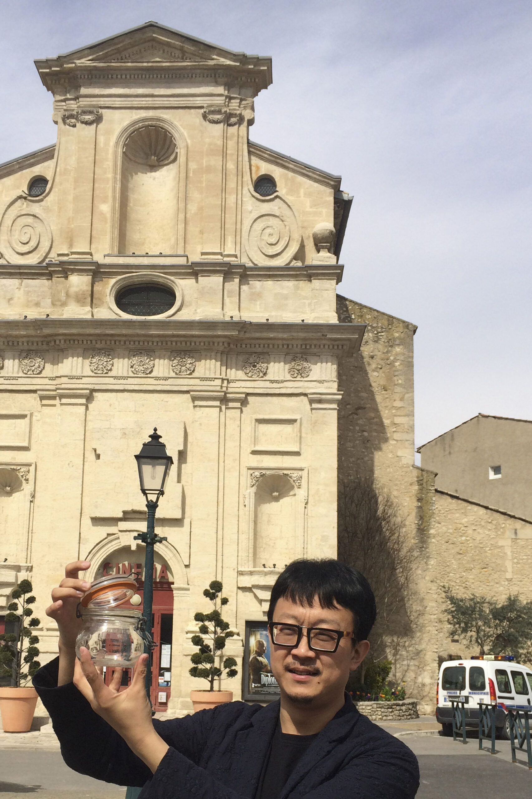 In China, jar of French mountain air fetches $860