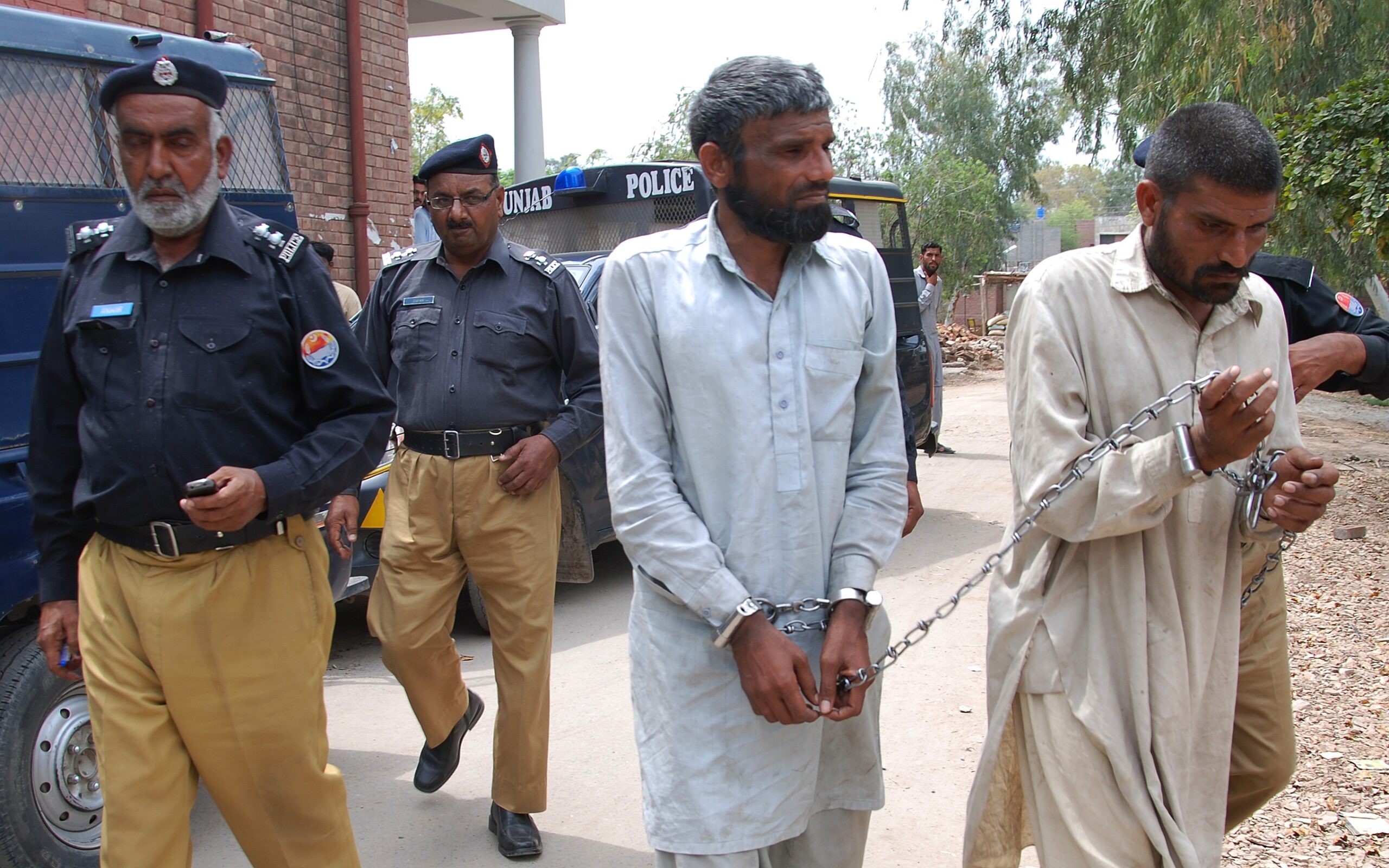 Pakistan brothers in cannibalism case face court
