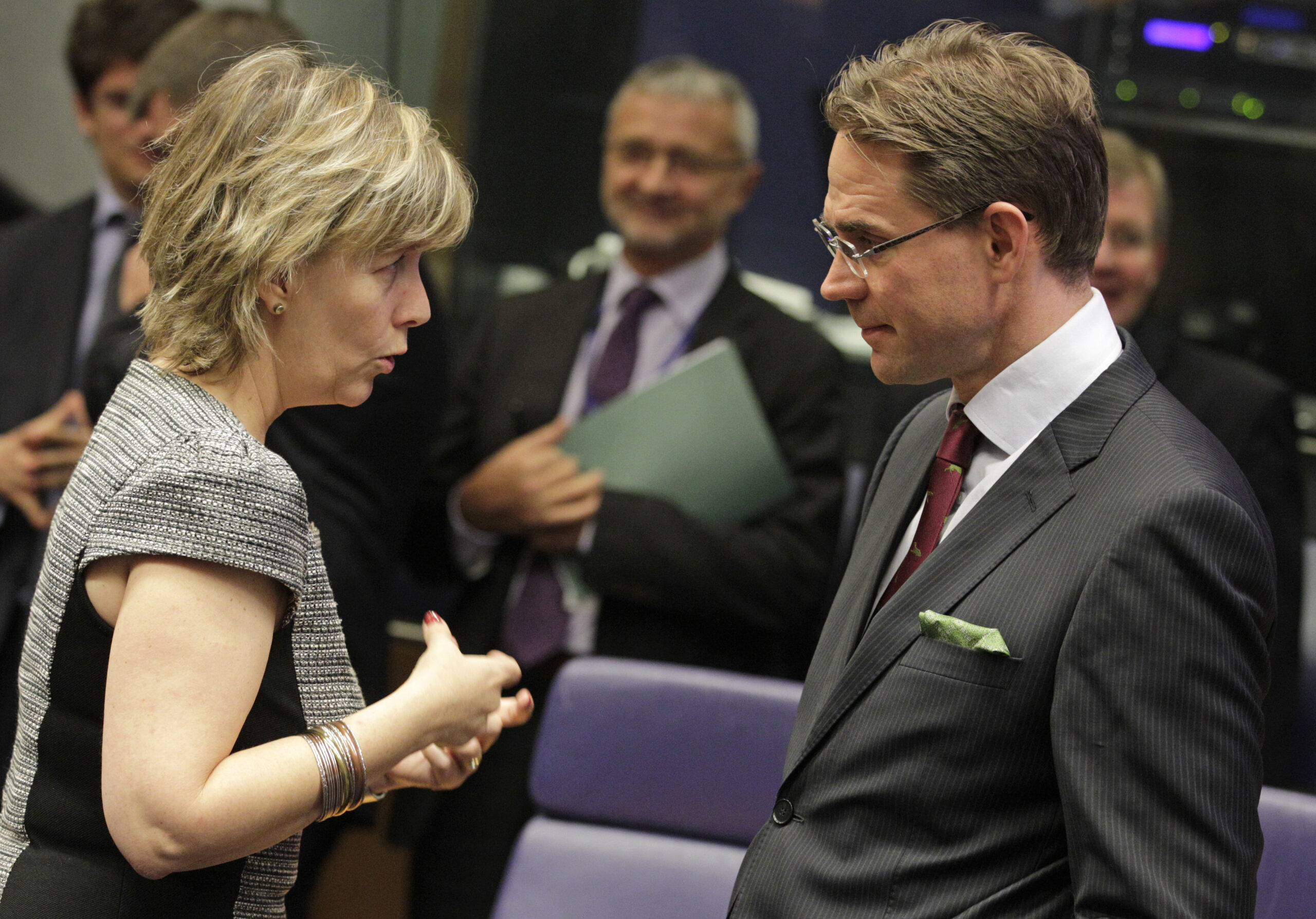 Finance ministers wrestle over deficits, growth