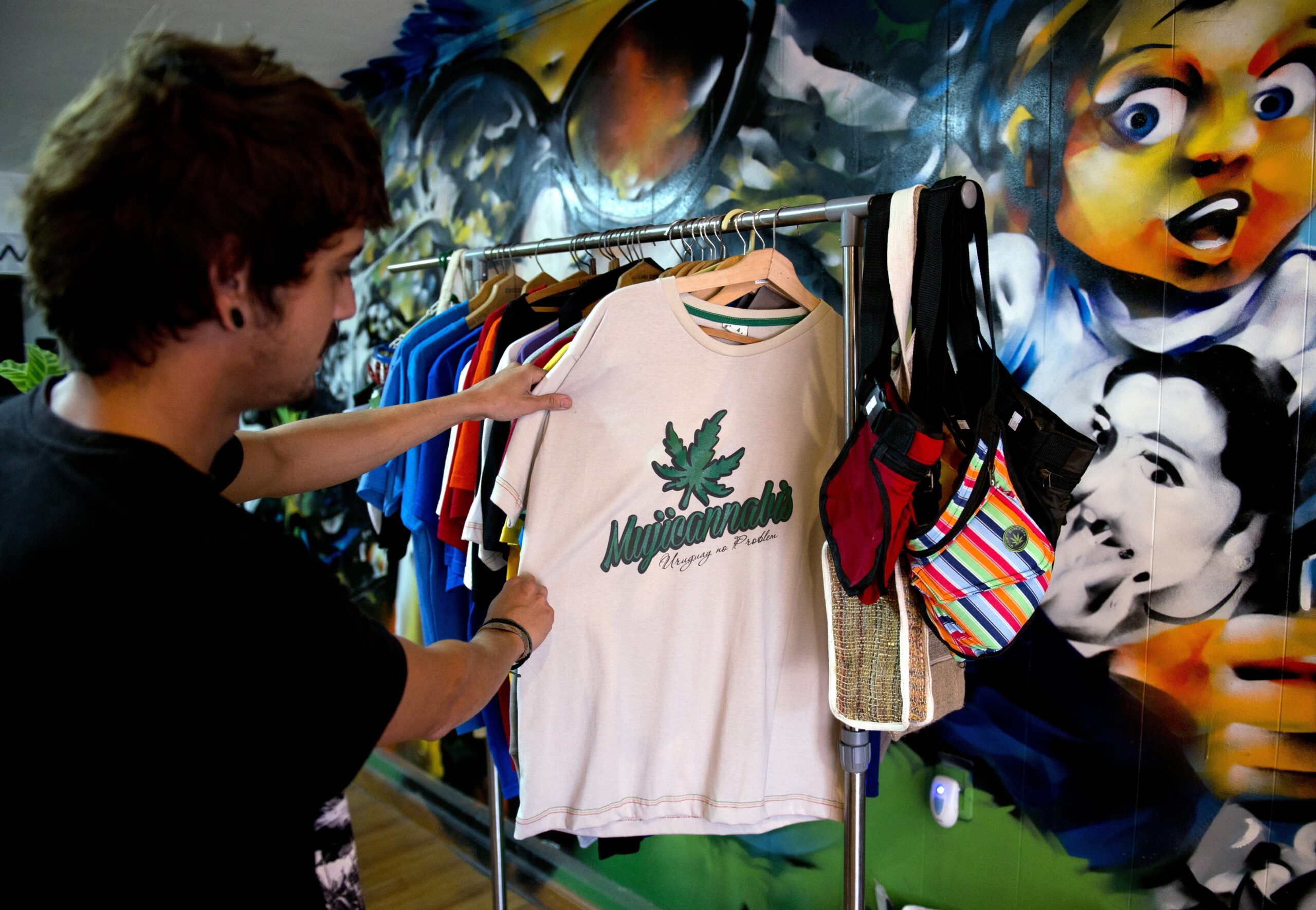 Uruguay rule-signing launches marijuana market
