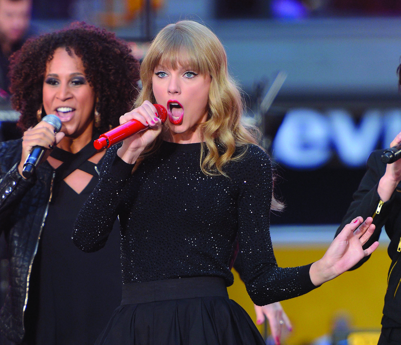 Taylor is single again; has more songwriting material