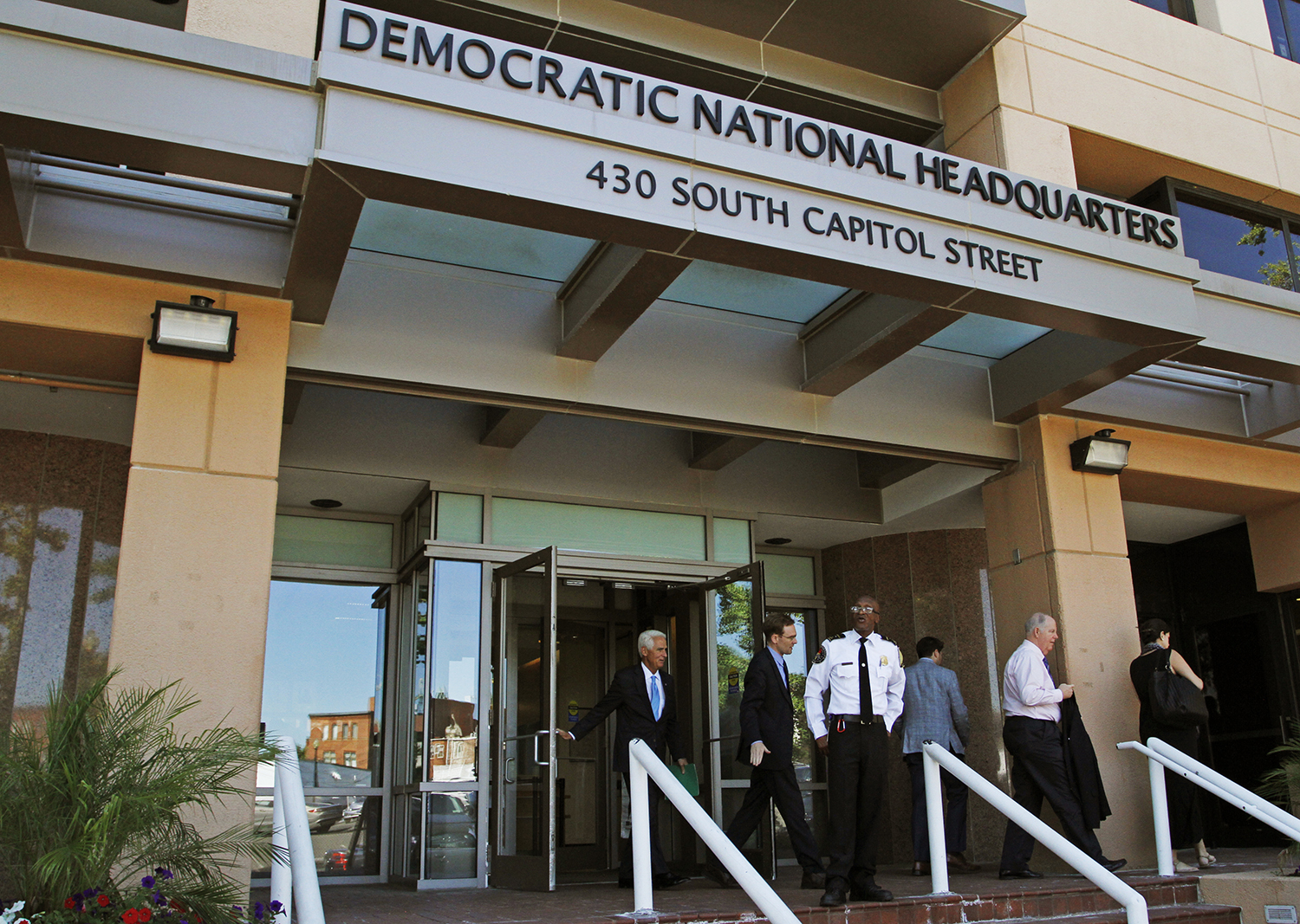 Snowden: If Russia hacked DNC, show us the evidence