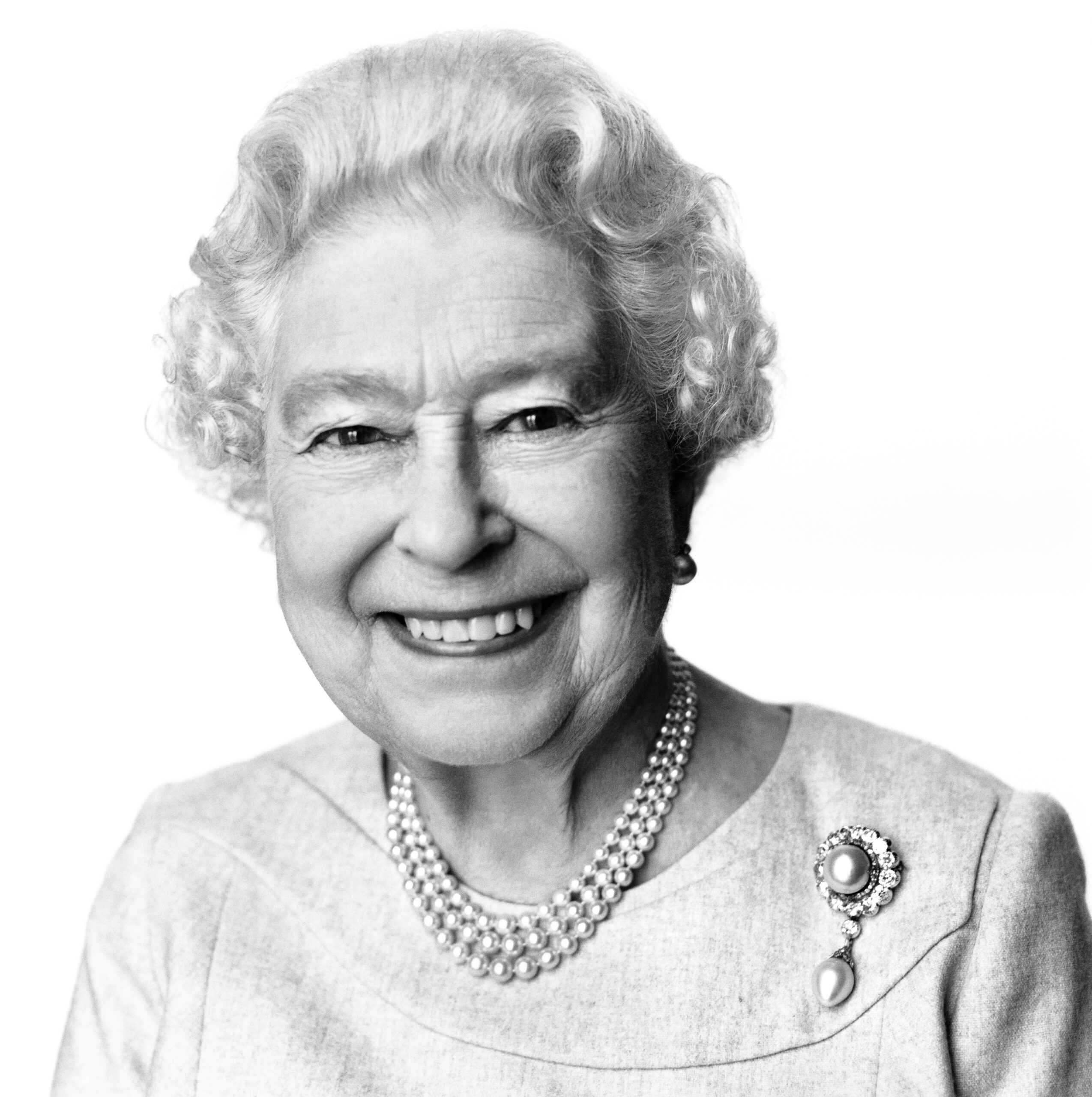 New portrait unveiled for British queen’s birthday