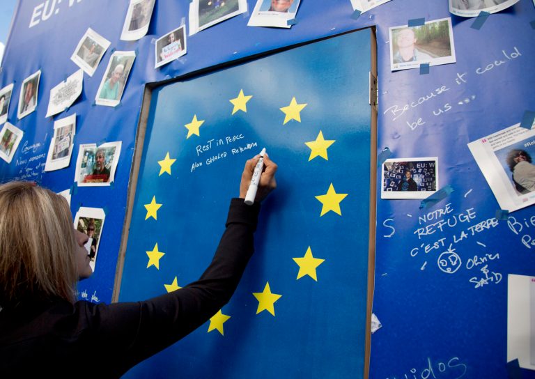 Leaked government document says refugees will land in Toronto and Montreal as early as Dec. 1. (AP Photo/Virginia Mayo)