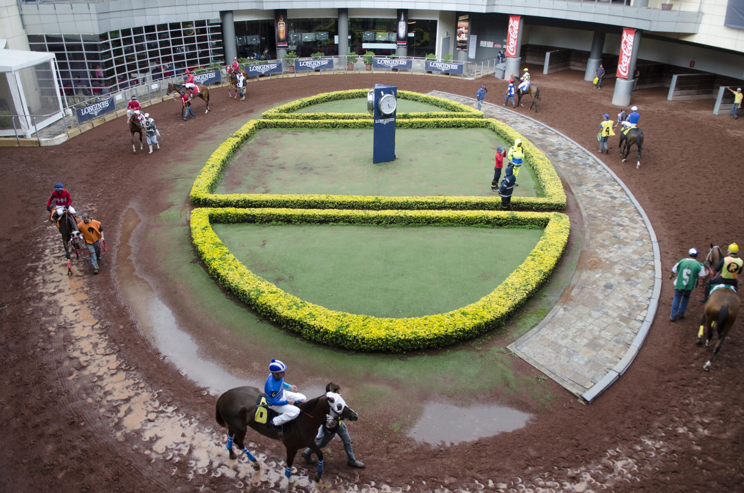 AP PHOTOS: Mexico track seen as step for US career