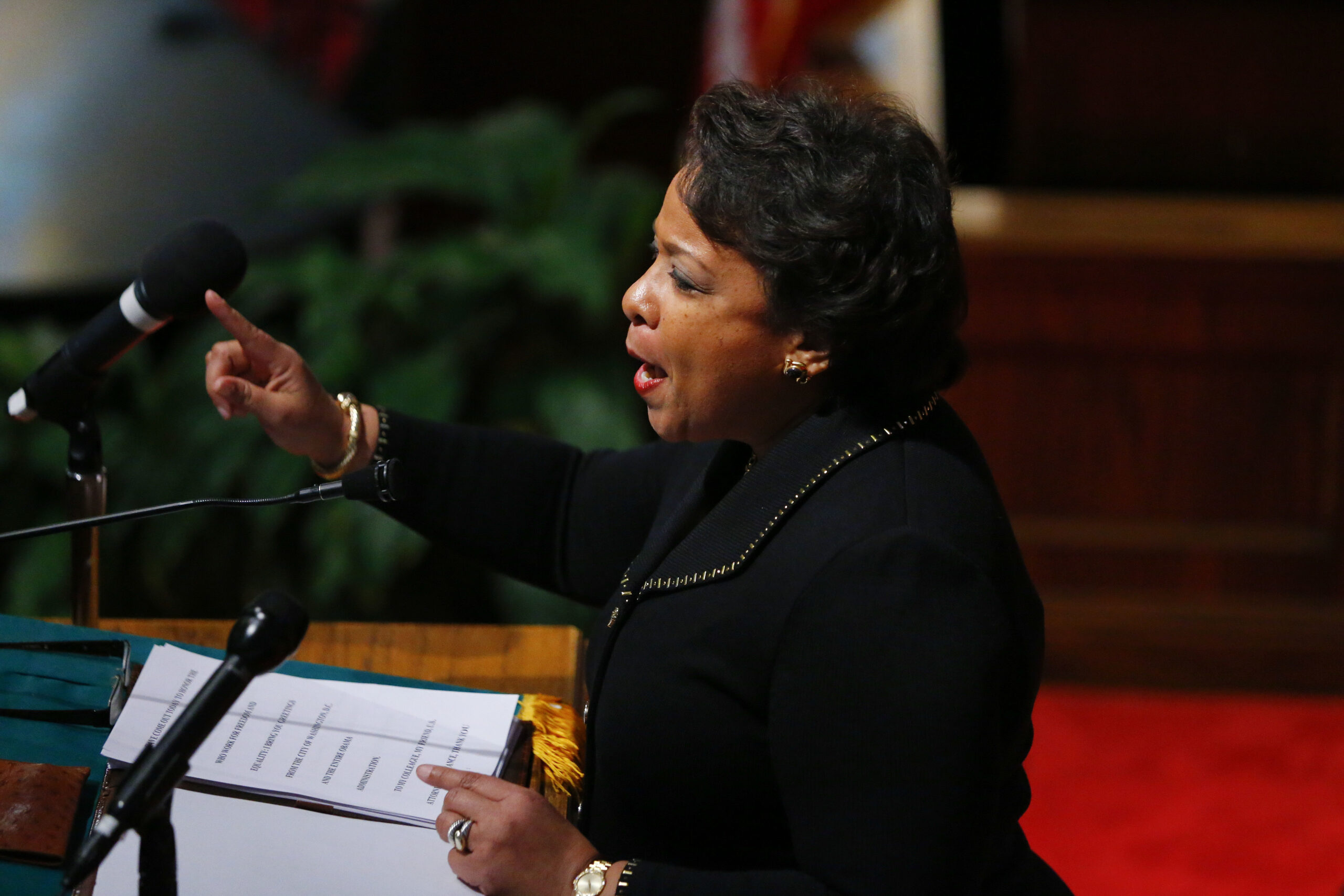 Loretta Lynch praises Sally Yates’ ‘courageous leadership’