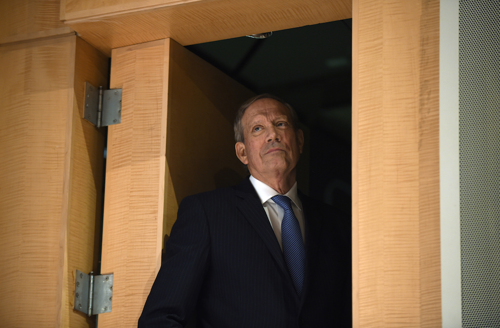 Pataki goes door-to-door in N.H. to build support for Rubio