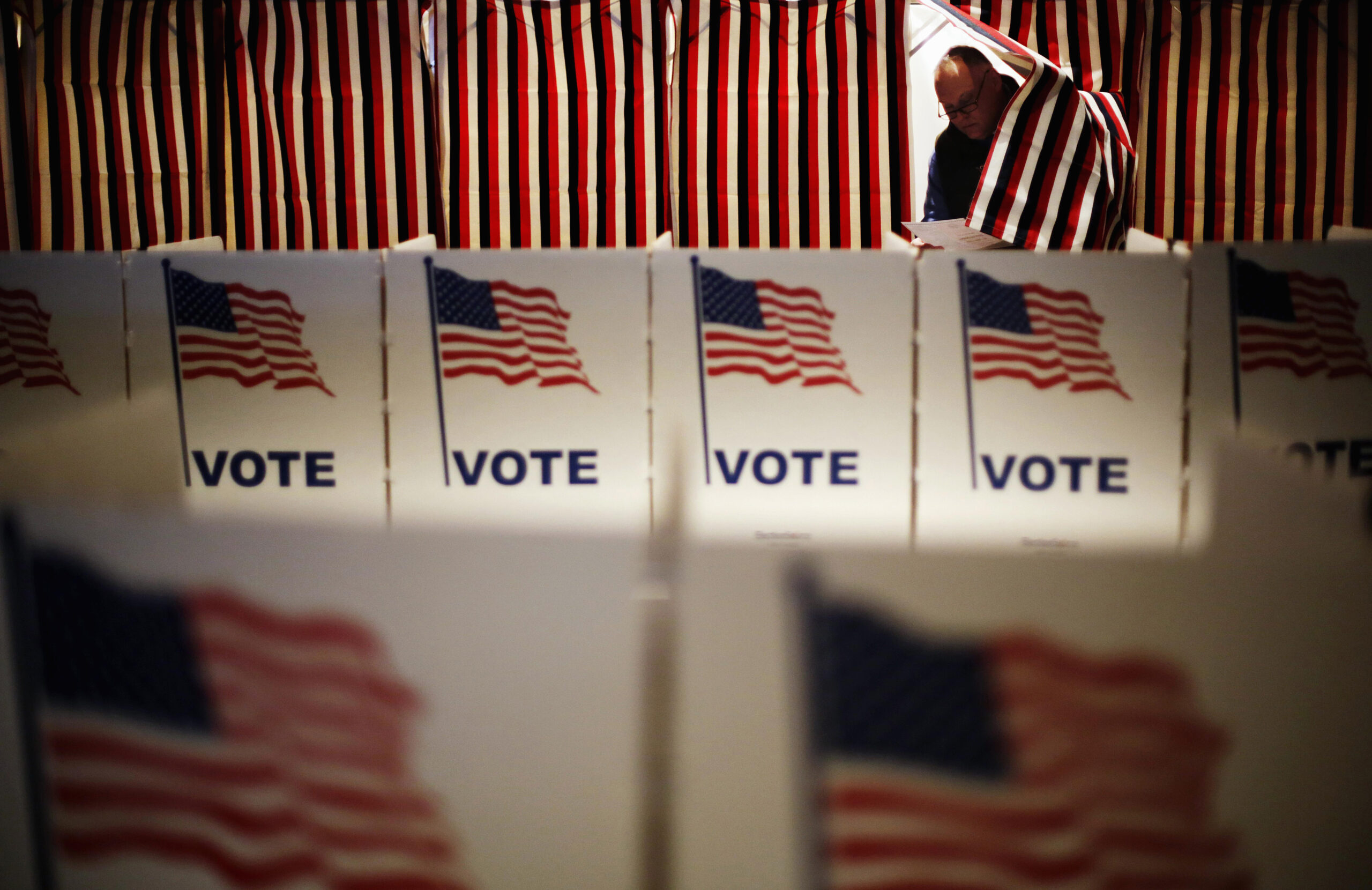 Lawmakers launch assault on campaign finance law