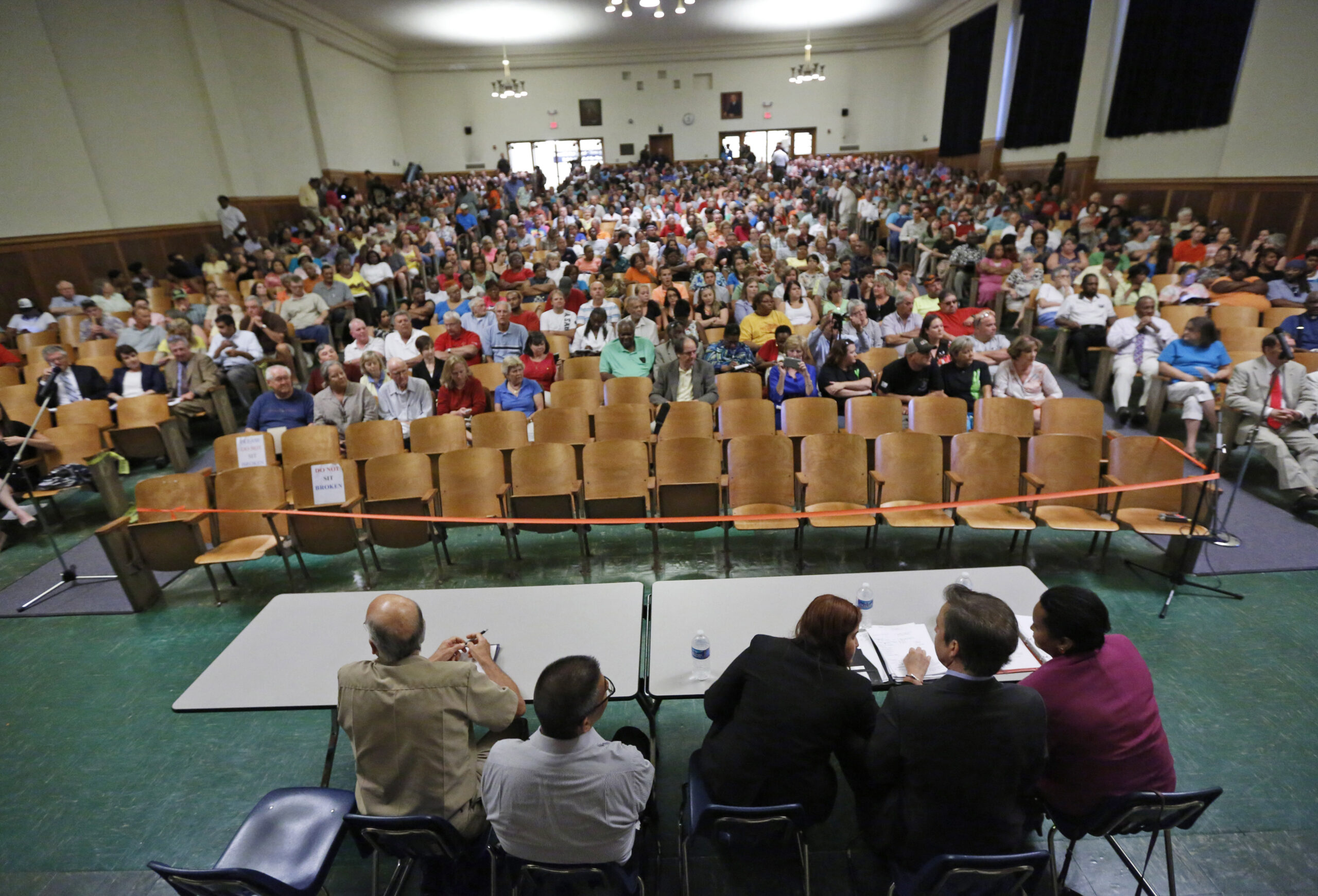 Feds apologize for miscues over immigrant kids