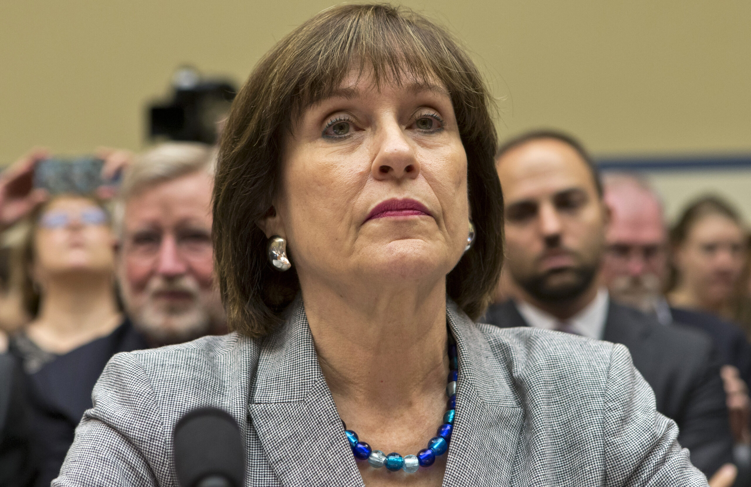 Lawmakers zero in on IRS meetings at White House