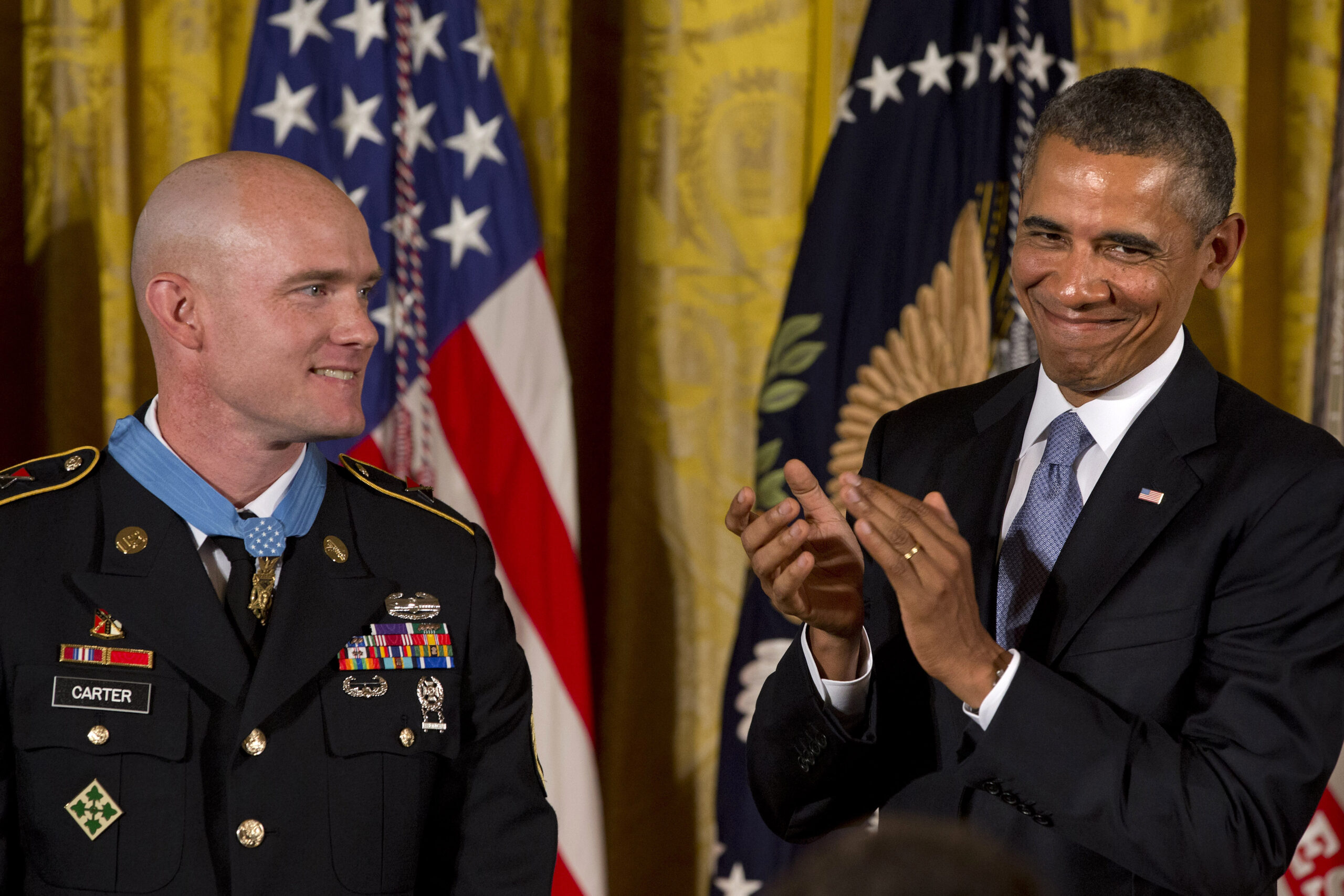 Obama awards Medal of Honor to Afghan war veteran