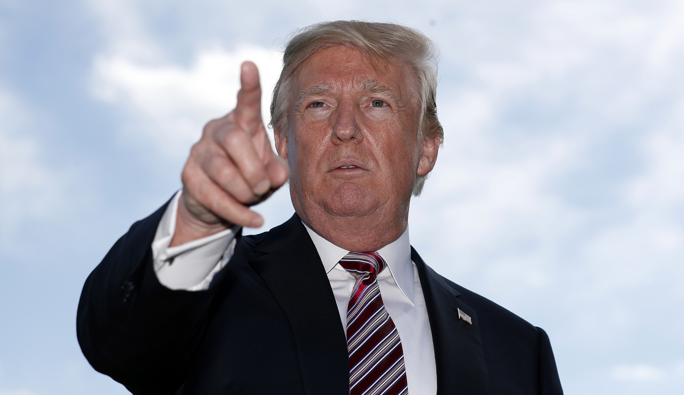 Trump keeps the pressure on San Juan mayor with 20th tweet of the day